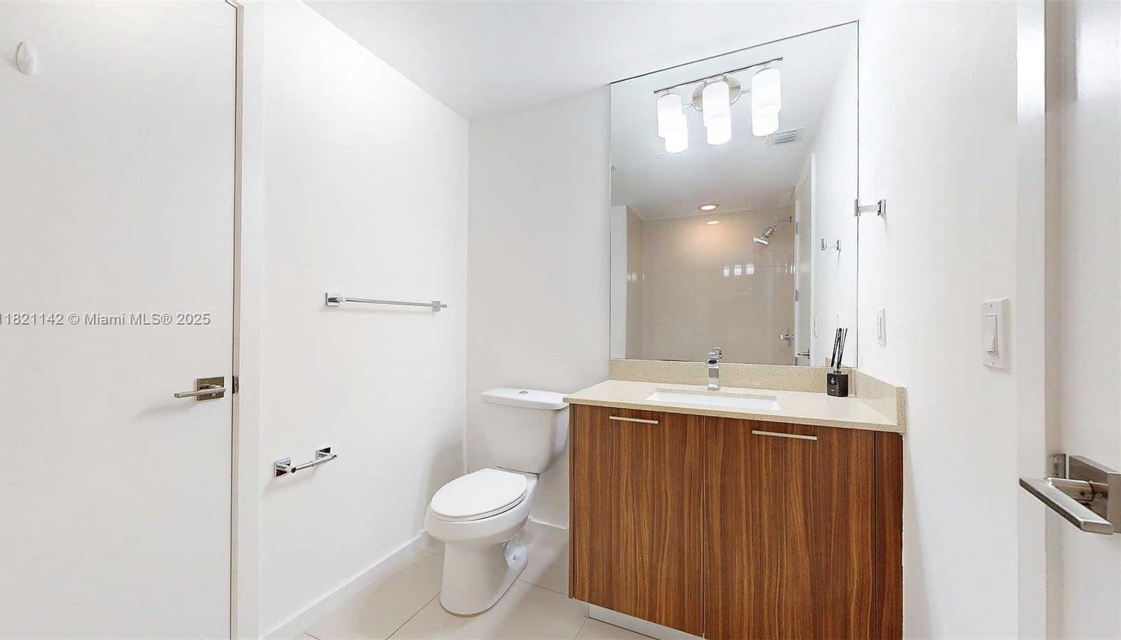 Small Image of 5300 PASEO BLVD #1701, Doral Number 33
