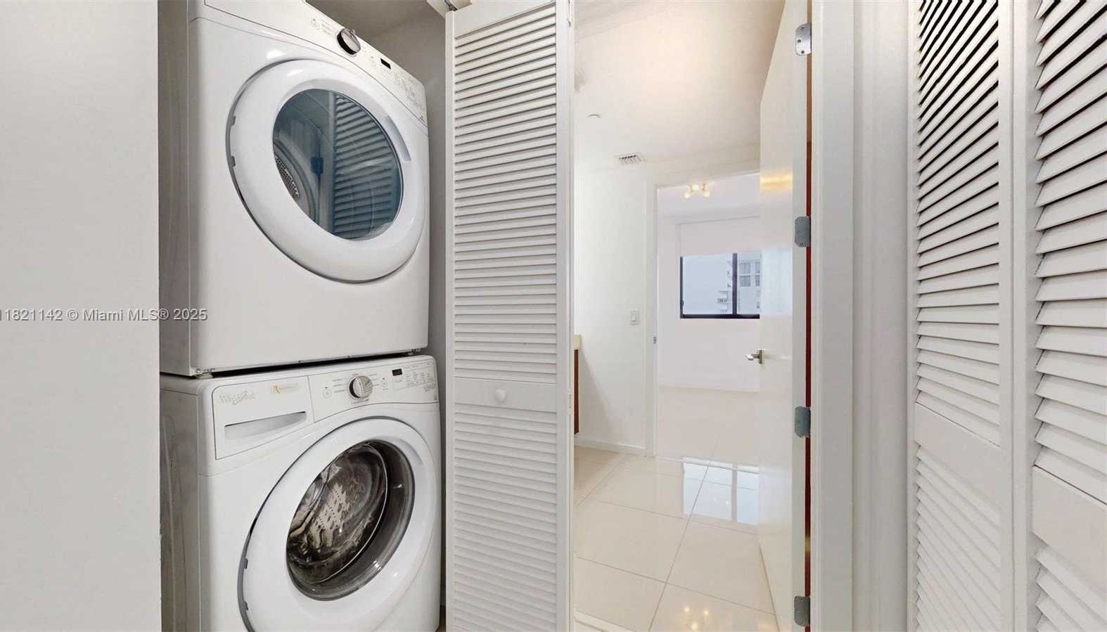 Small Image of 5300 PASEO BLVD #1701, Doral Number 34