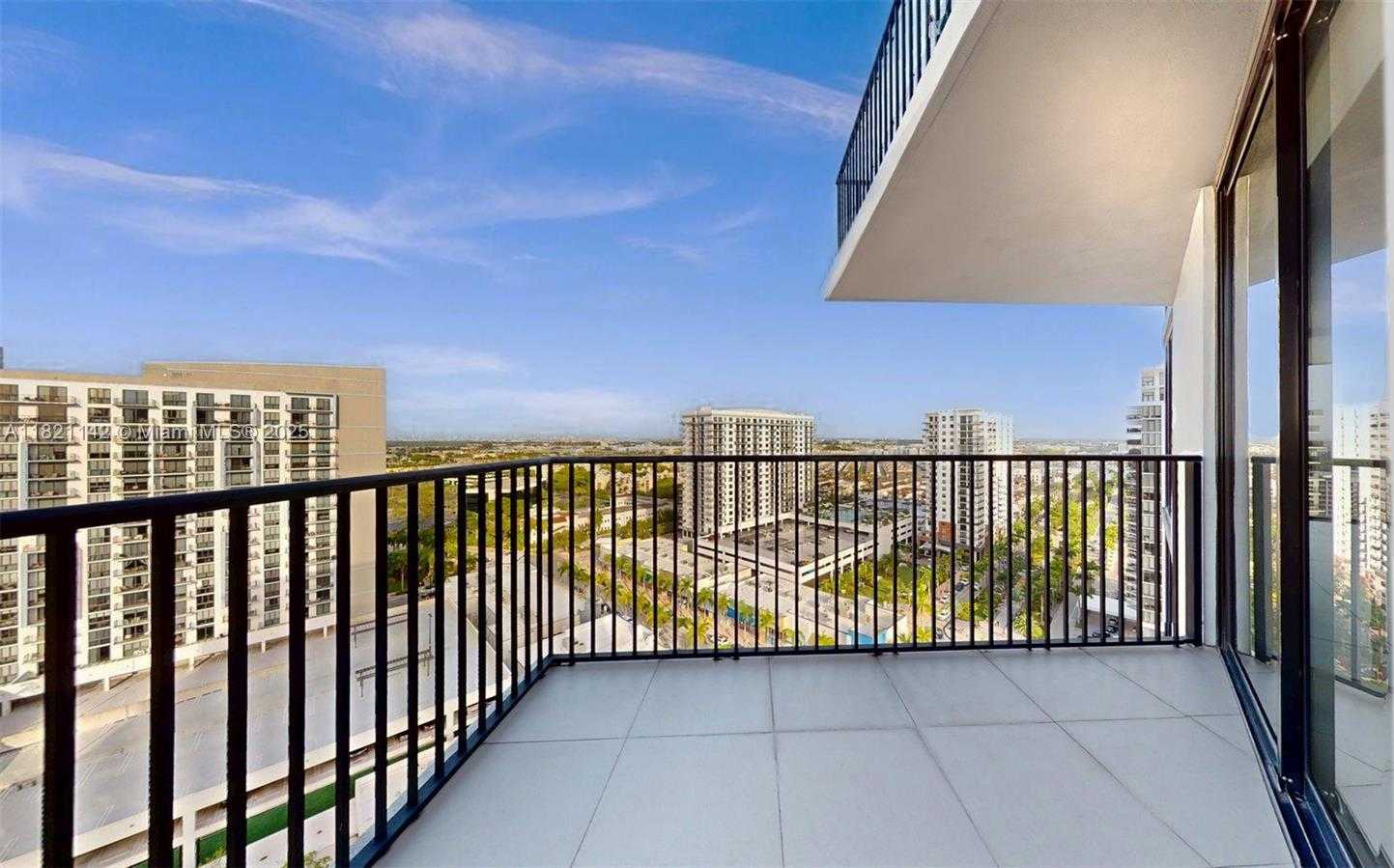 Small Image of 5300 PASEO BLVD #1701, Doral Number 35