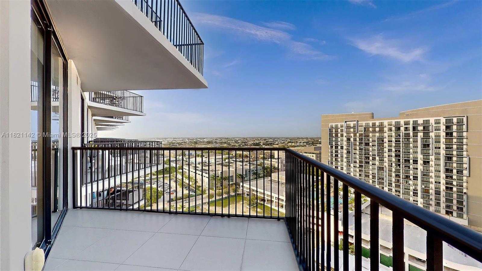 Small Image of 5300 PASEO BLVD #1701, Doral Number 36
