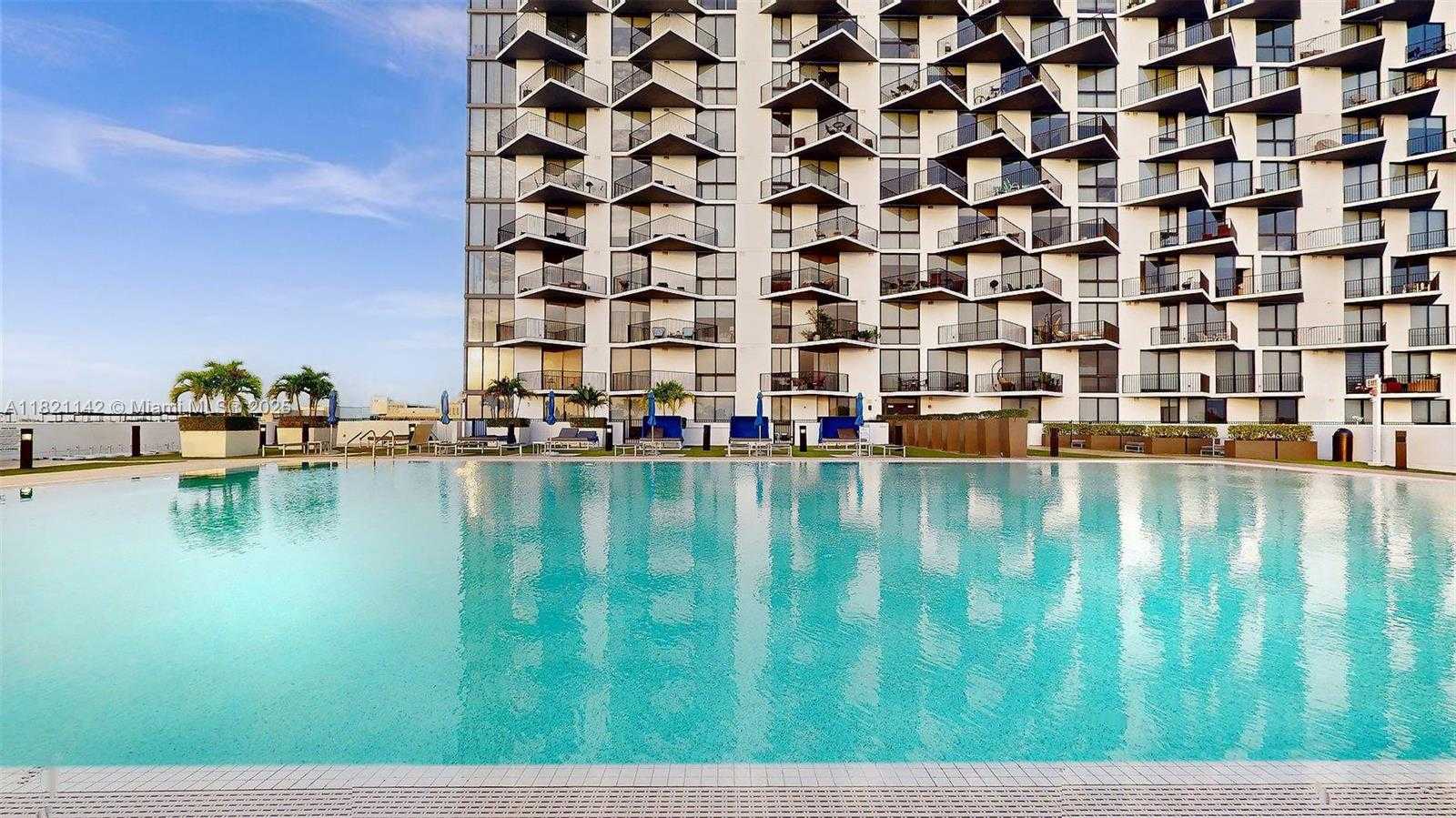 Small Image of 5300 PASEO BLVD #1701, Doral Number 39