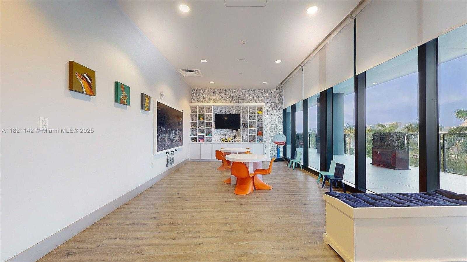 Small Image of 5300 PASEO BLVD #1701, Doral Number 43