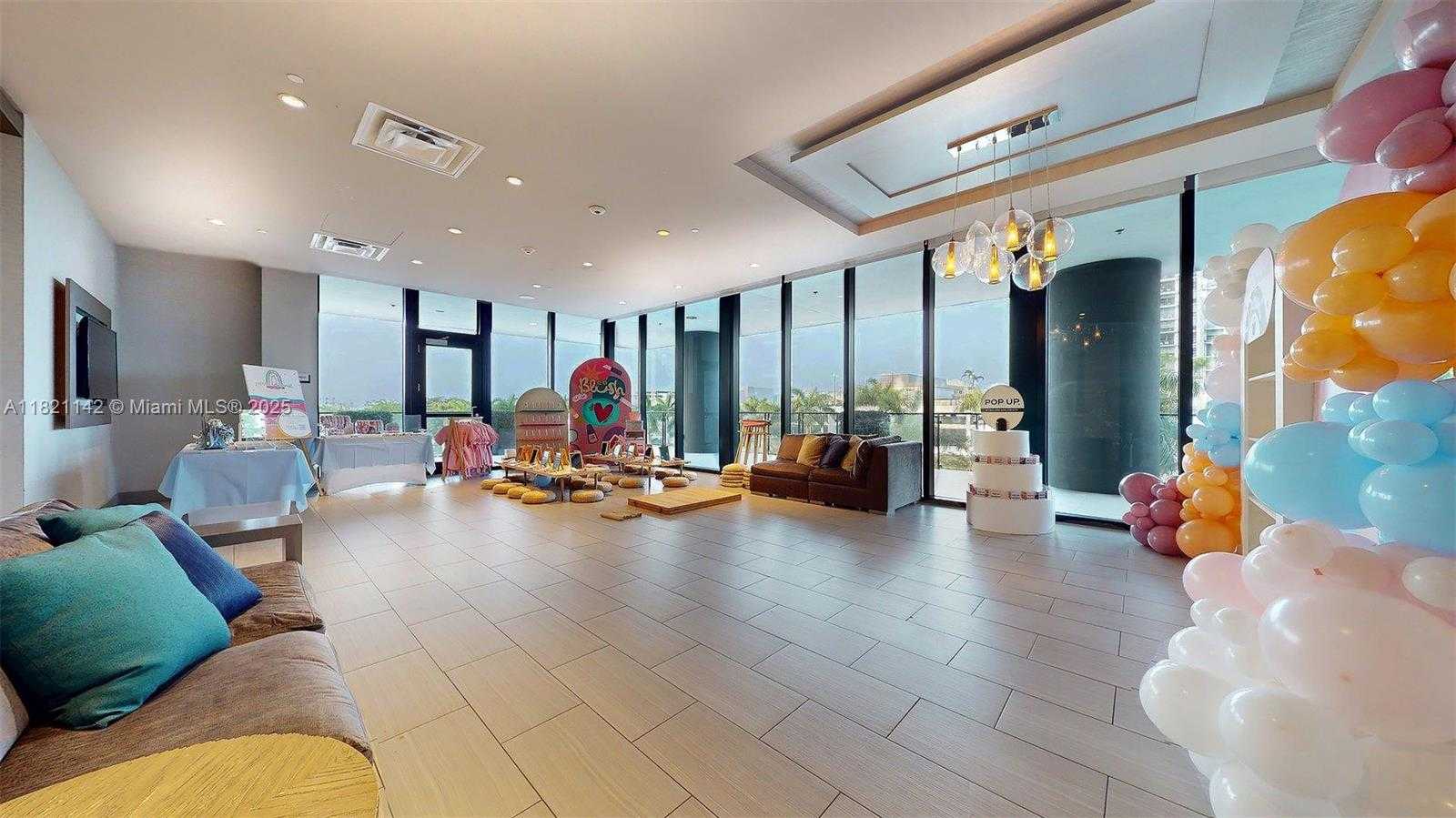 Small Image of 5300 PASEO BLVD #1701, Doral Number 45
