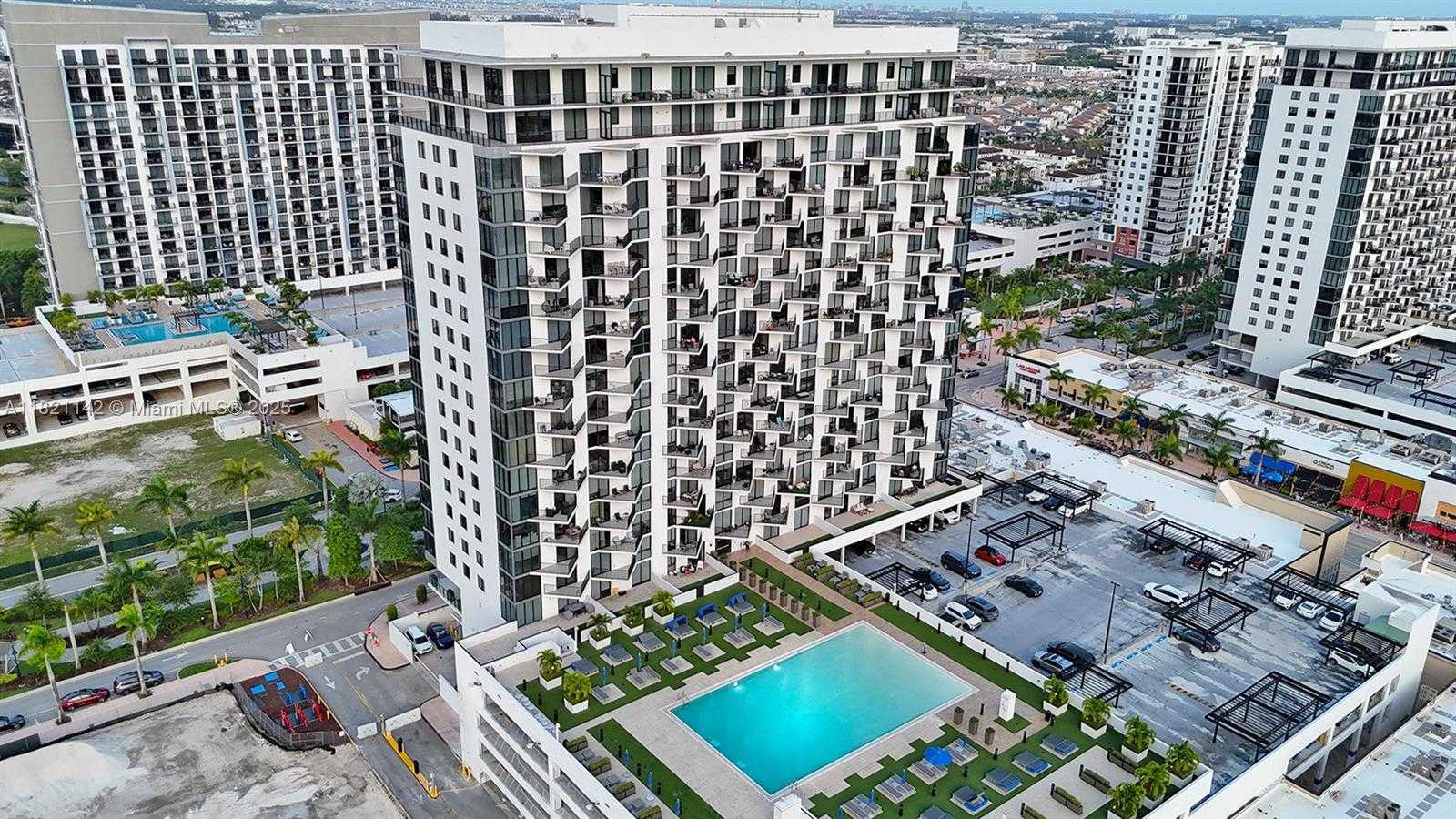 Small Image of 5300 PASEO BLVD #1701, Doral Number 58