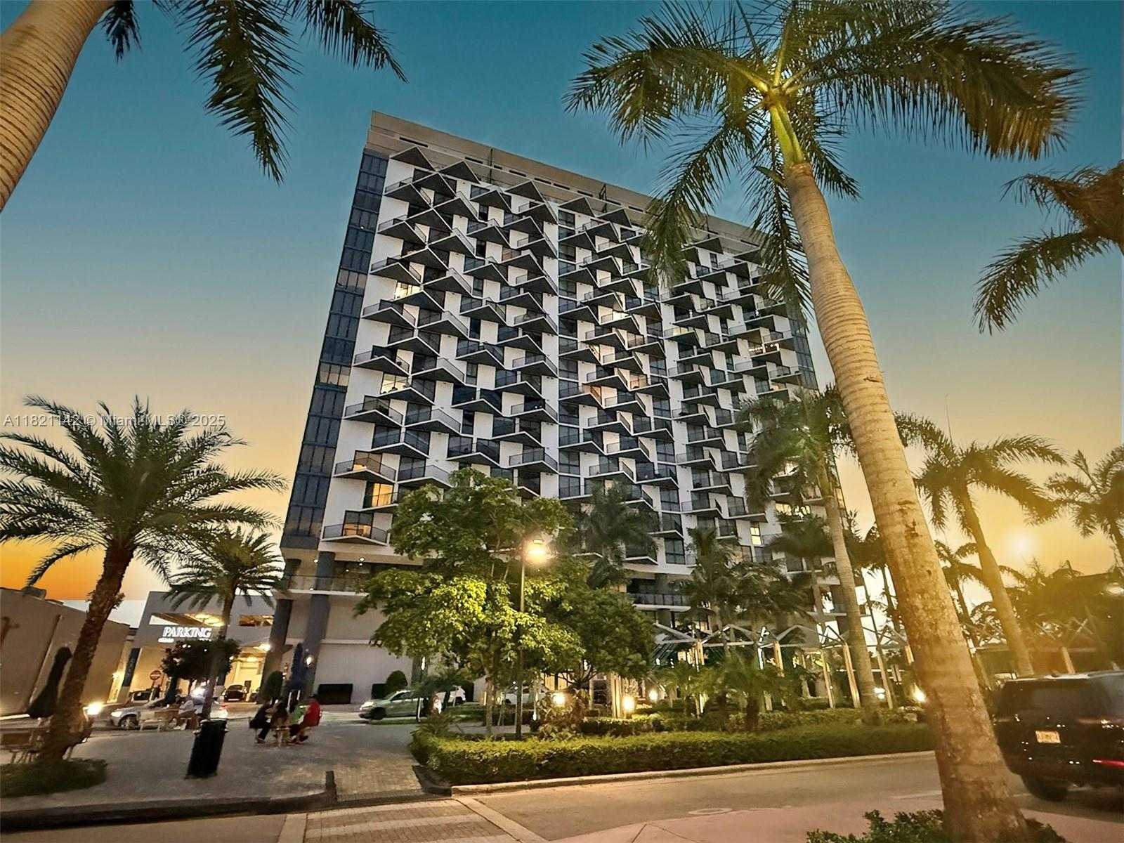Small Image of 5300 PASEO BLVD #1701, Doral Number 66