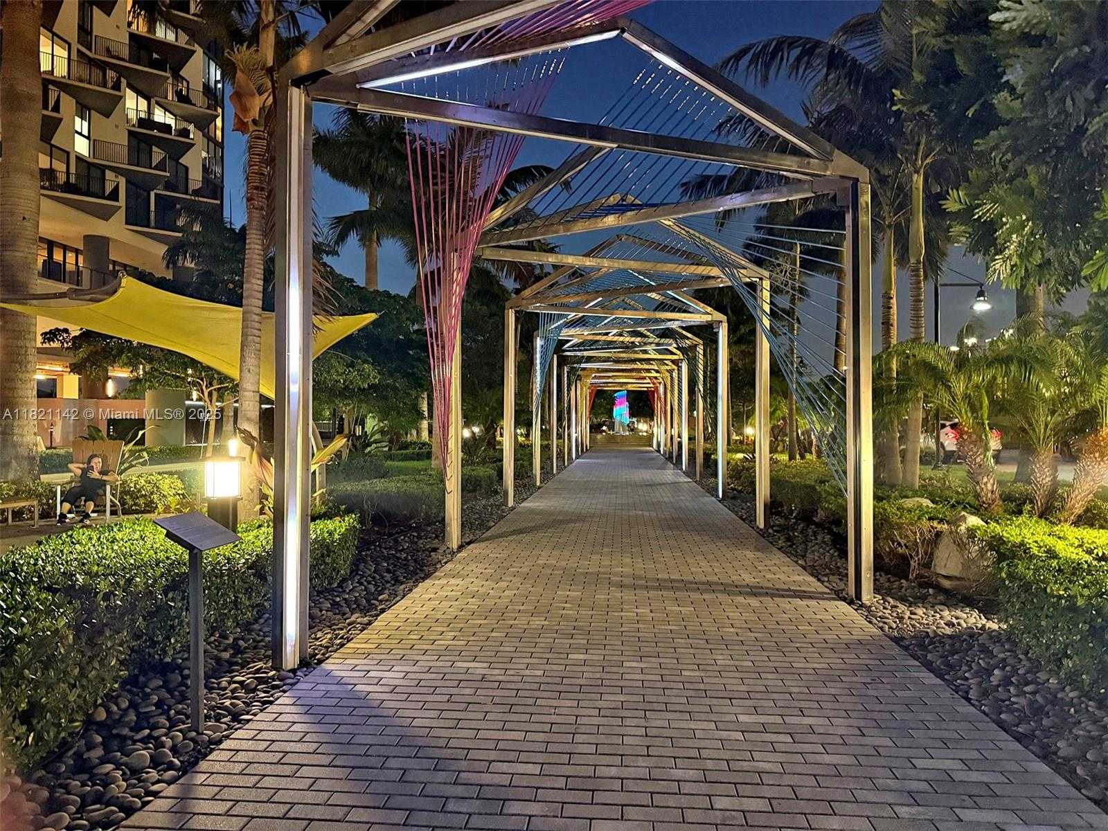 Small Image of 5300 PASEO BLVD #1701, Doral Number 72