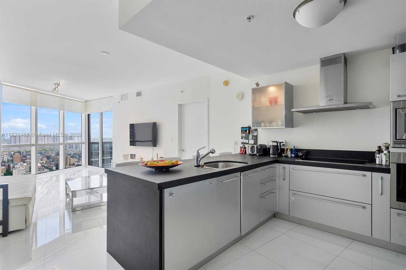 Small Image of 18201 COLLINS AVE #2008, Sunny Isles Beach Number 3