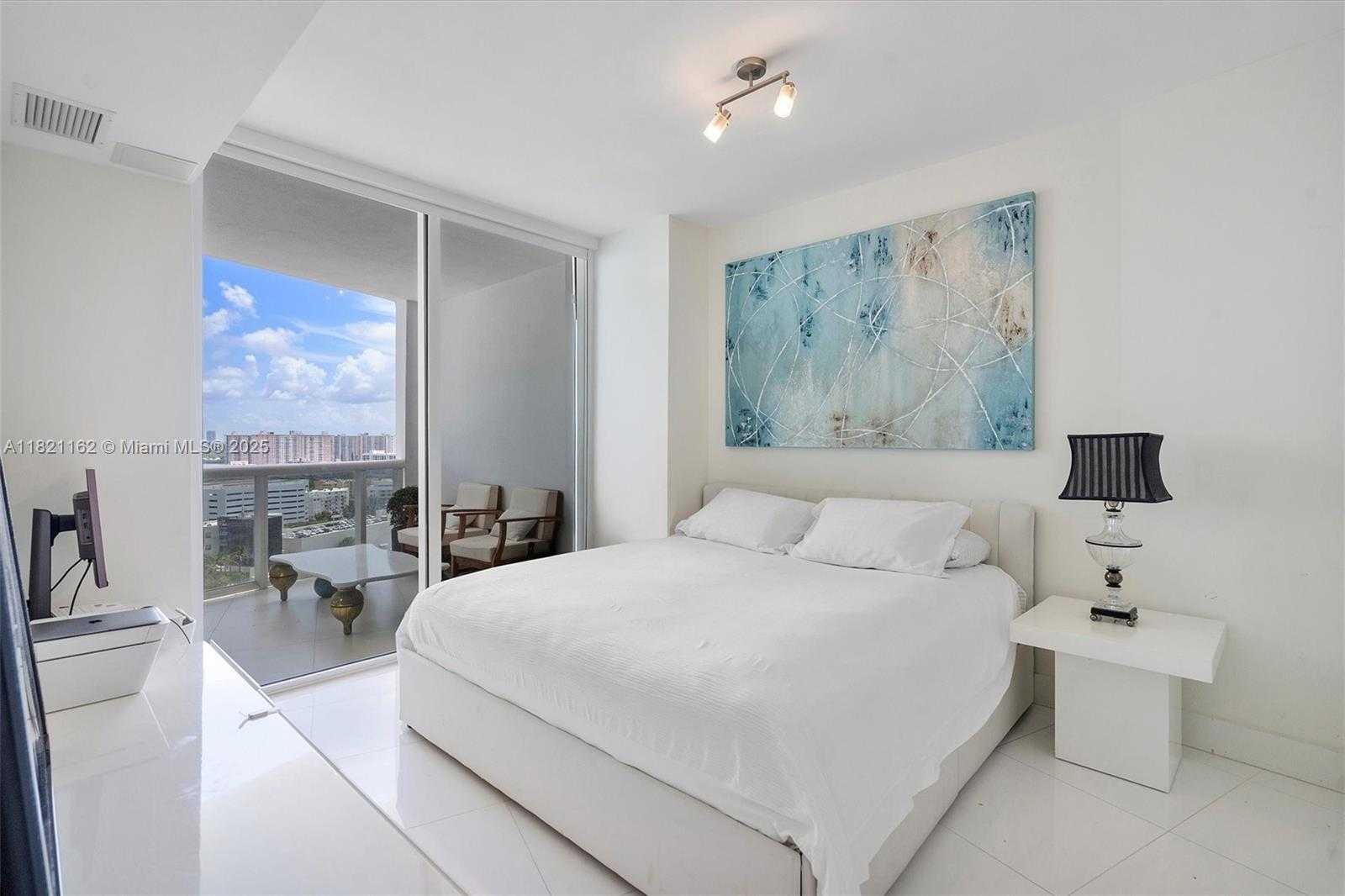 Small Image of 18201 COLLINS AVE #2008, Sunny Isles Beach Number 5