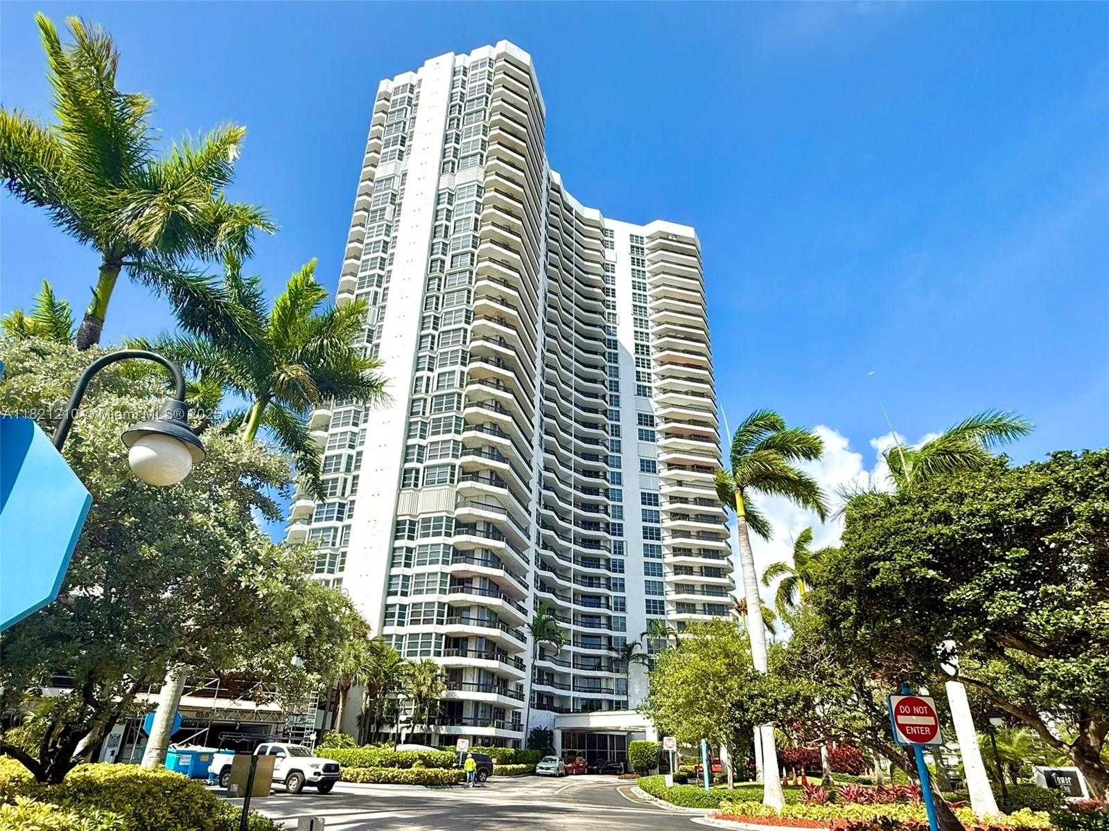 Small Image of 3530 MYSTIC POINTE DR #2108, Aventura Number 11