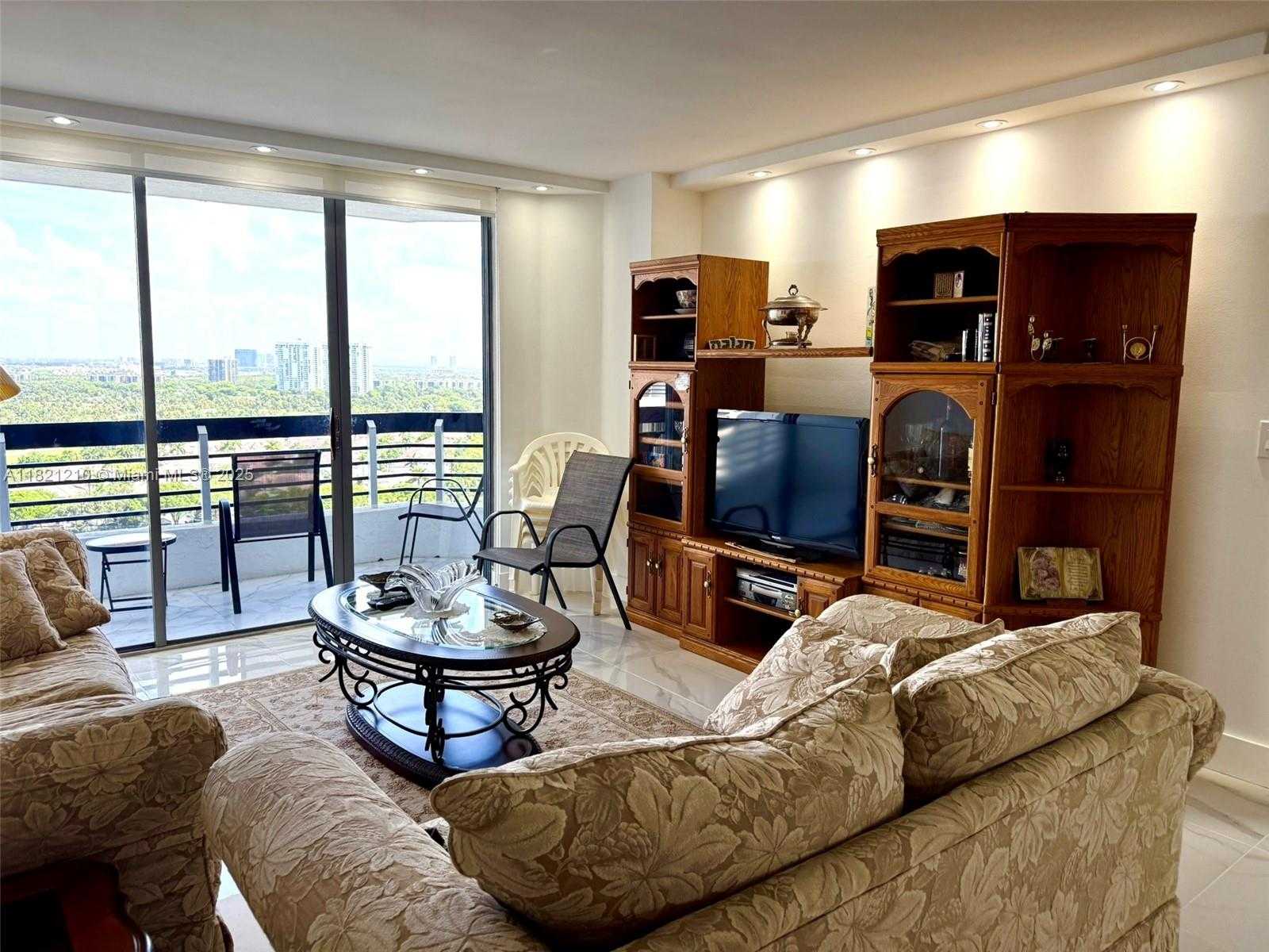 Small Image of 3530 MYSTIC POINTE DR #2108, Aventura Number 2