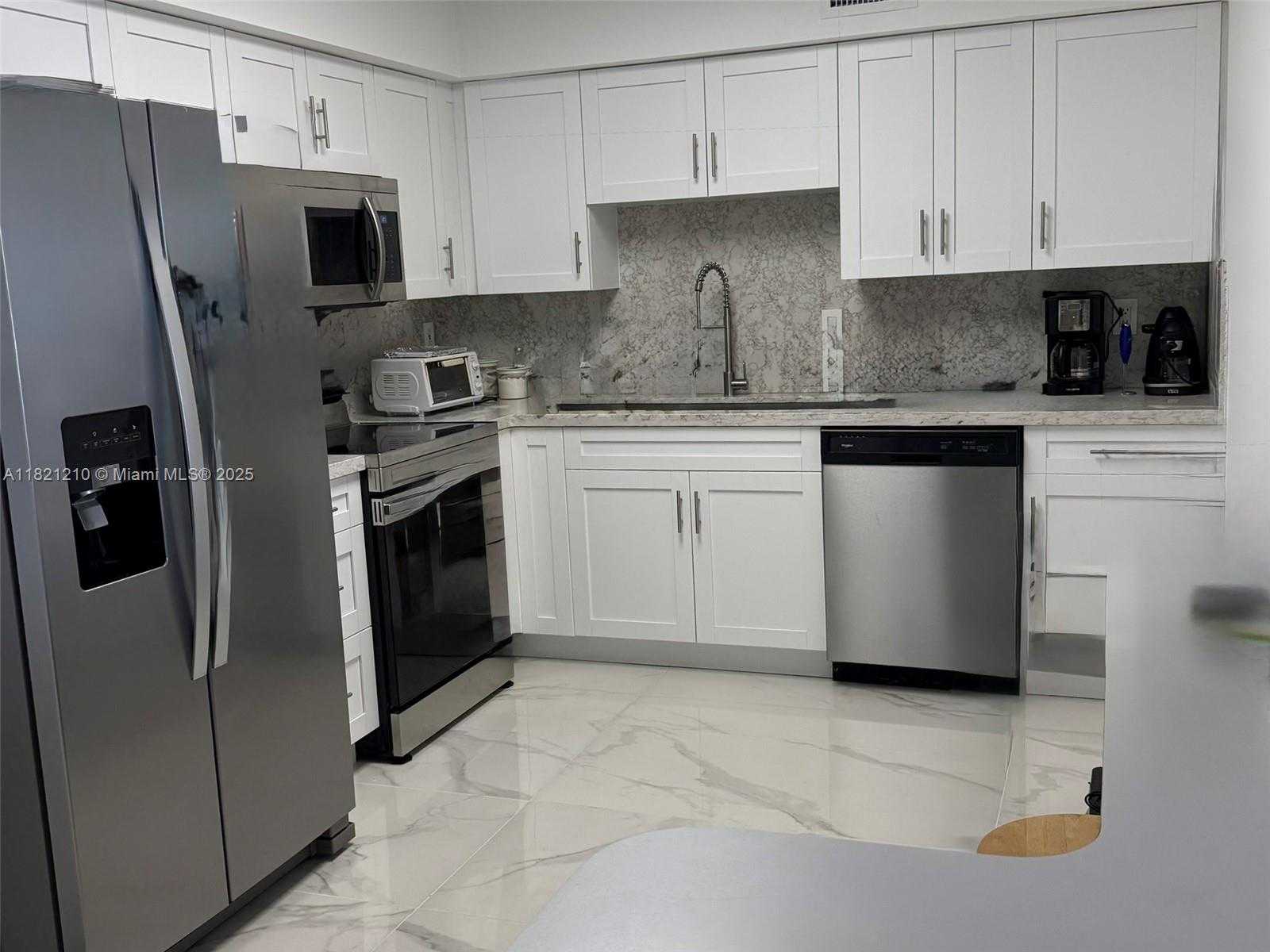 Small Image of 3530 MYSTIC POINTE DR #2108, Aventura Number 3