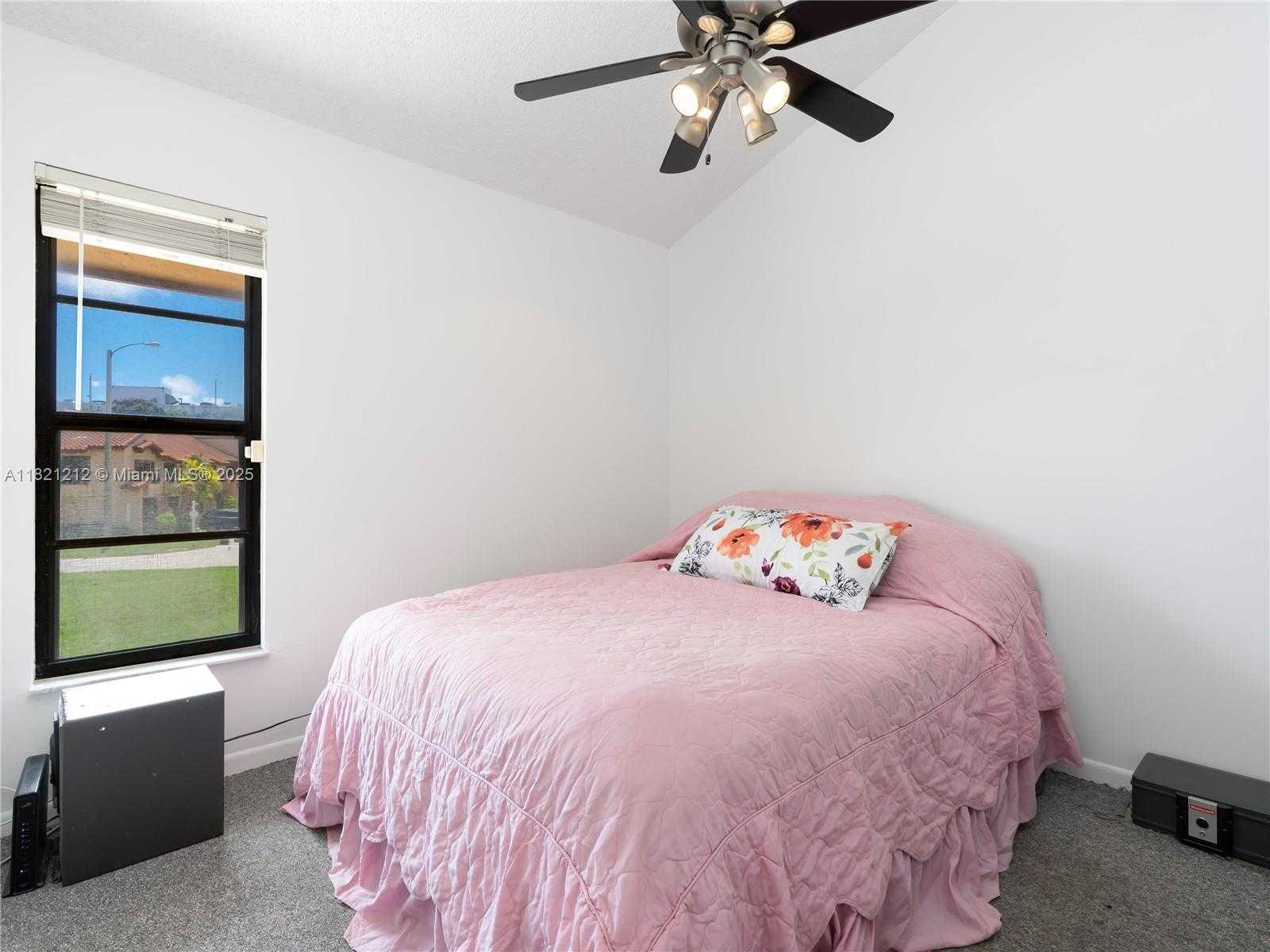 Small Image of 7787 SOUTH WEST 102ND LN, Miami Number 10