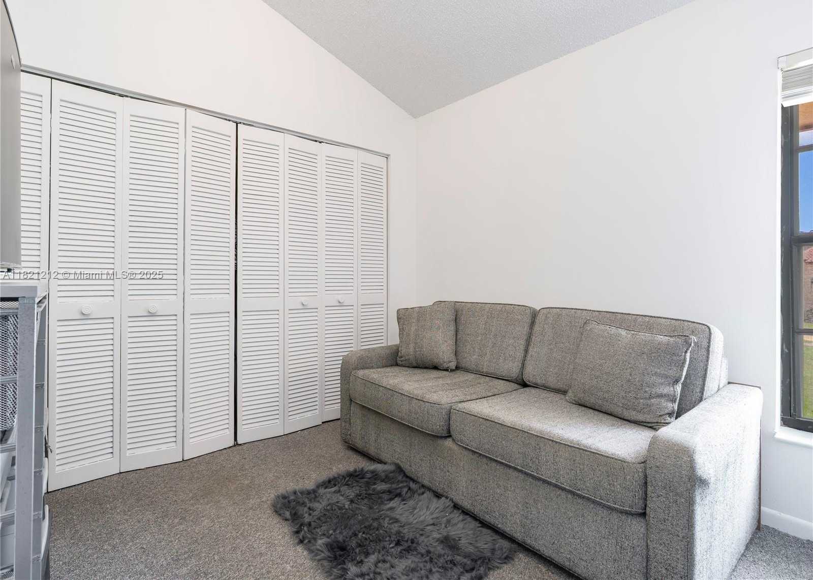 Small Image of 7787 SOUTH WEST 102ND LN, Miami Number 12