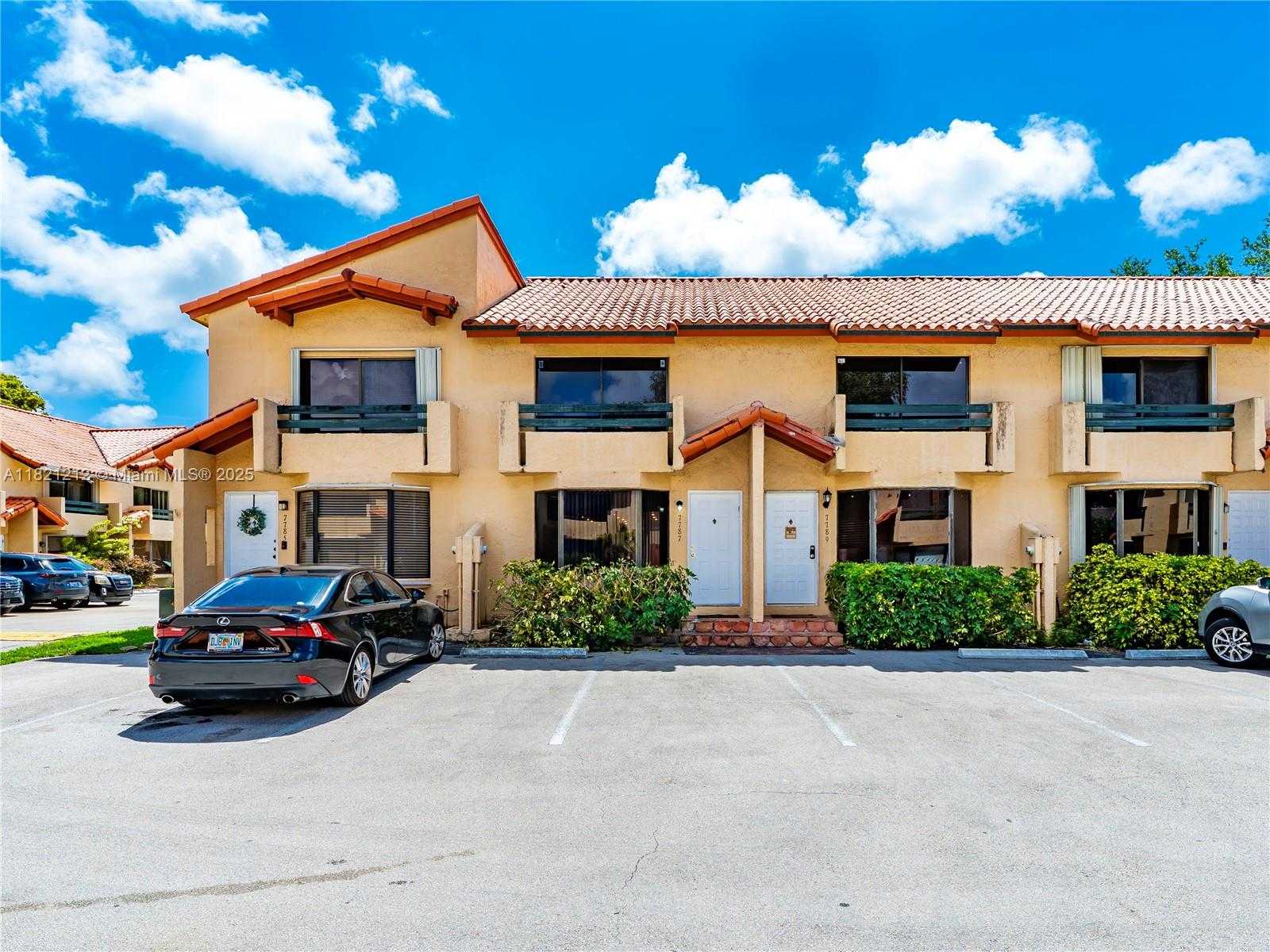 Small Image of 7787 SOUTH WEST 102ND LN, Miami Number 14