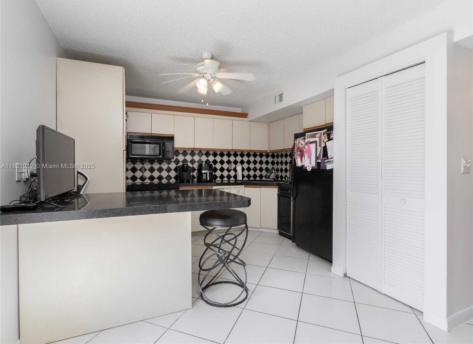 Small Image of 7787 SOUTH WEST 102ND LN, Miami Number 6