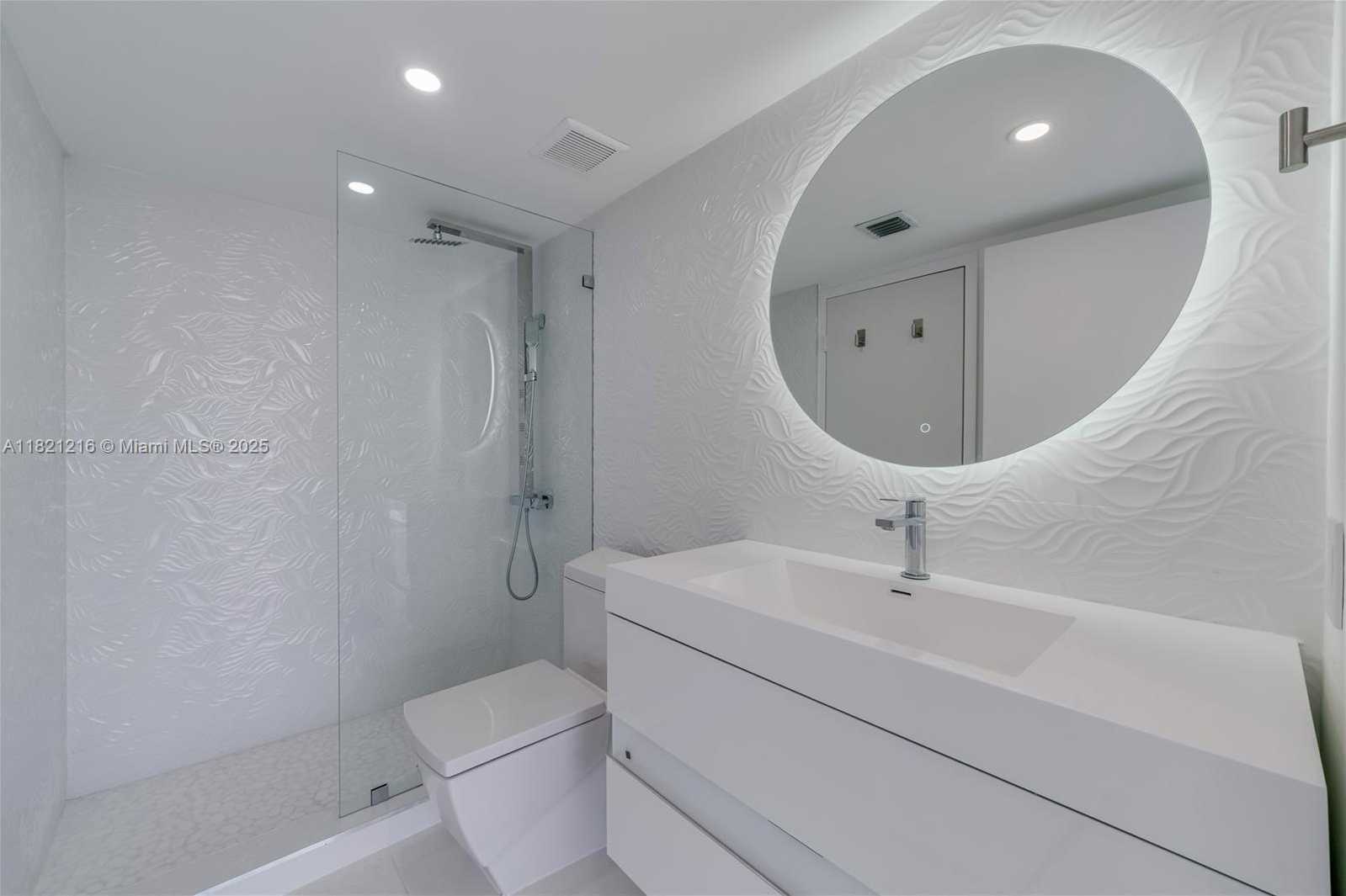 Small Image of 7601 EAST TREASURE DR #2305, North Bay Village Number 19