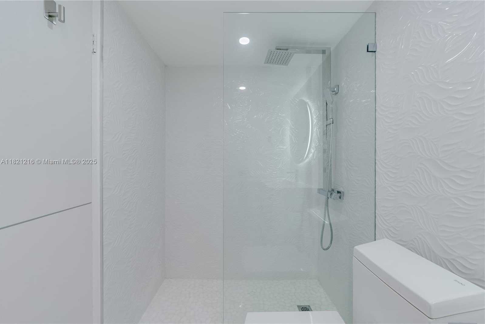 Small Image of 7601 EAST TREASURE DR #2305, North Bay Village Number 20