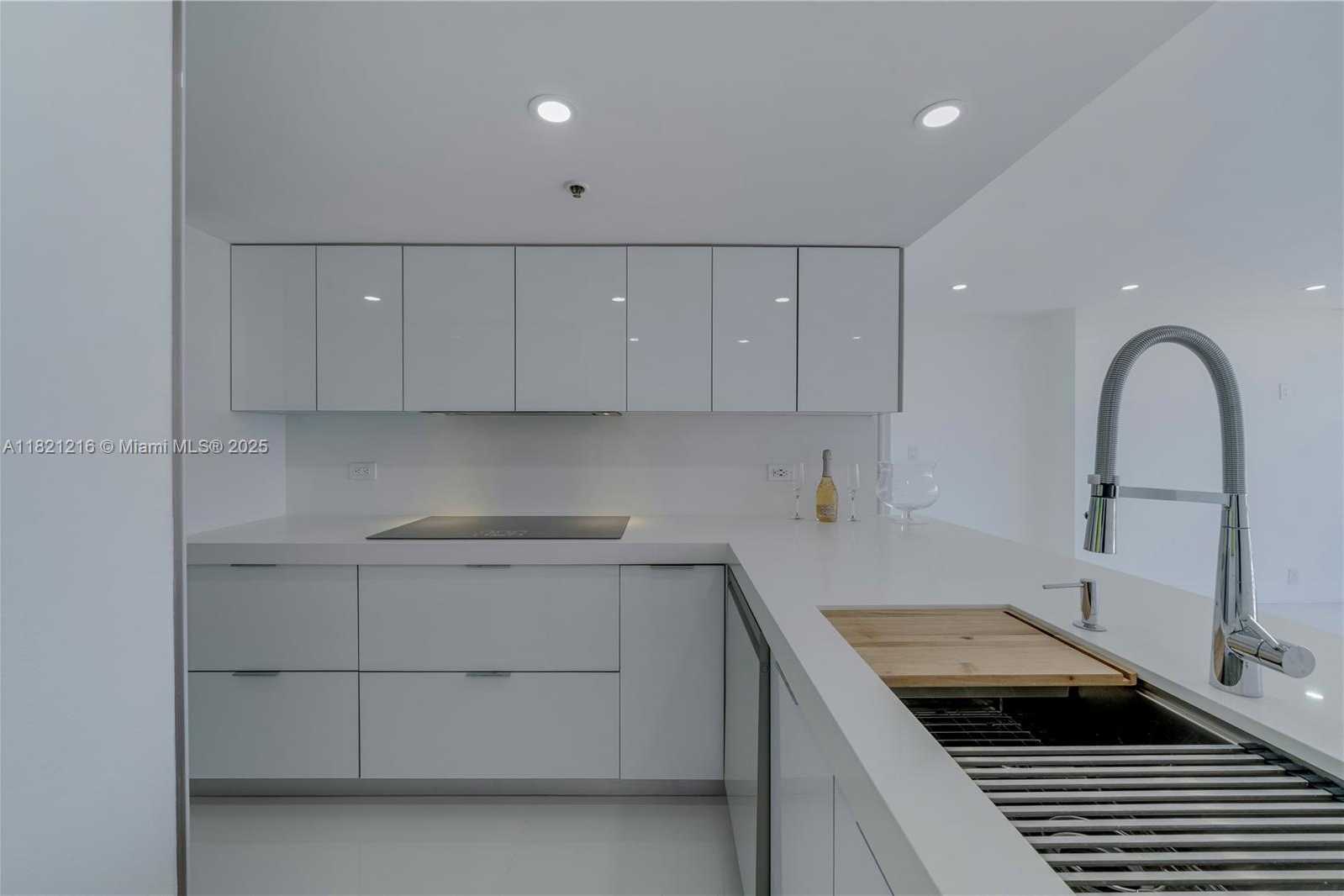 Small Image of 7601 EAST TREASURE DR #2305, North Bay Village Number 5