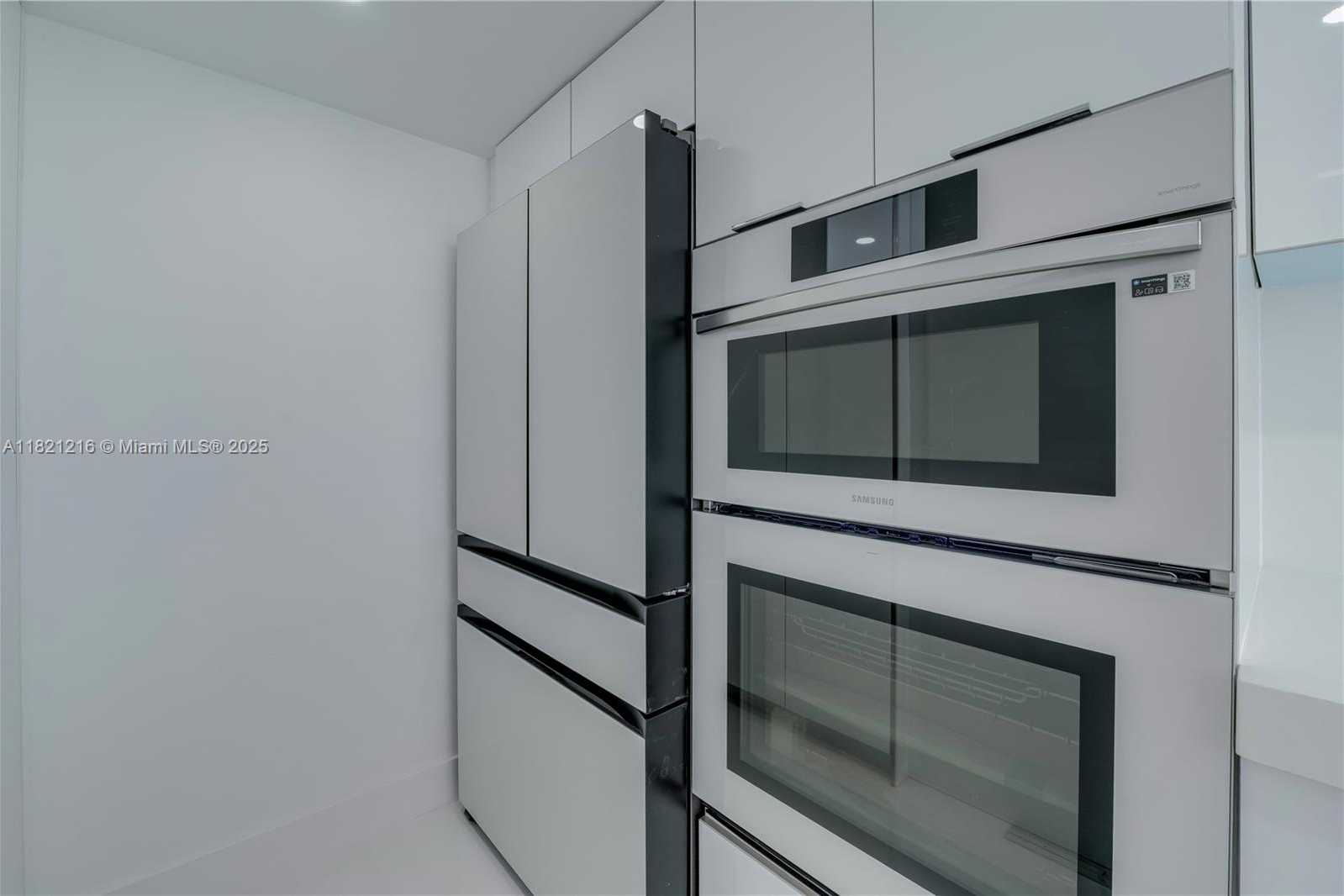 Small Image of 7601 EAST TREASURE DR #2305, North Bay Village Number 8