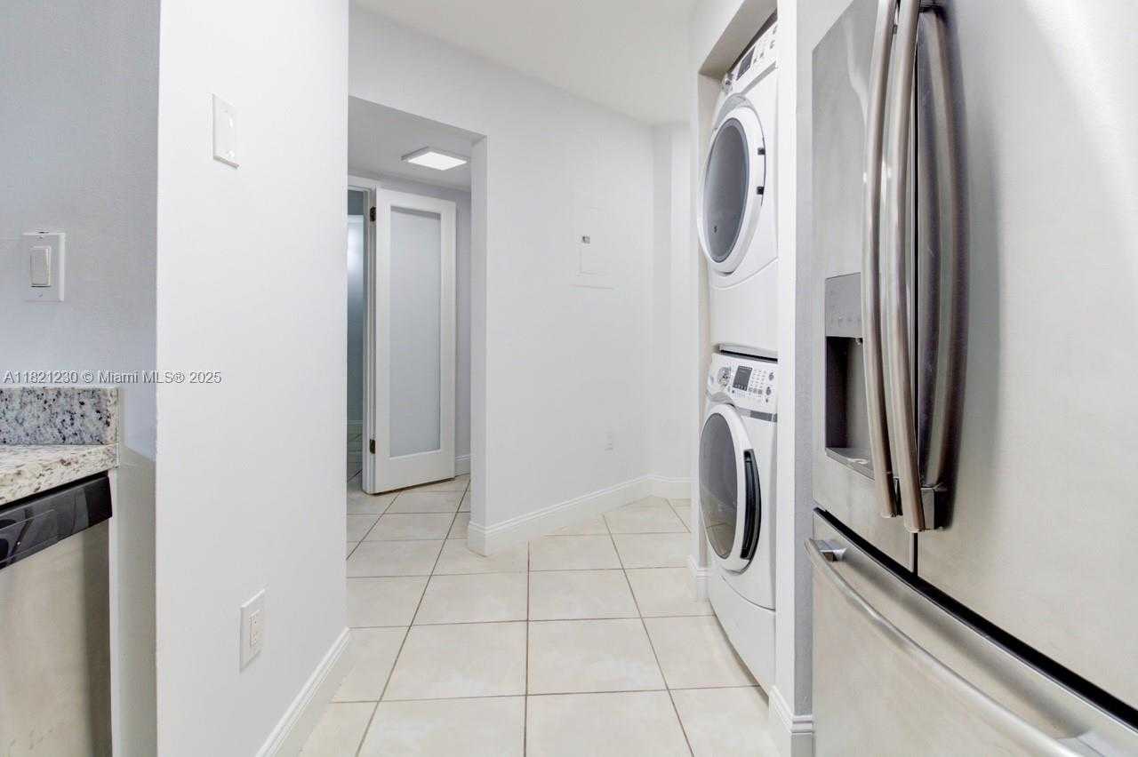 Small Image of 15495 NORTH MIAMI LAKEWAY N #102, Miami Lakes Number 11