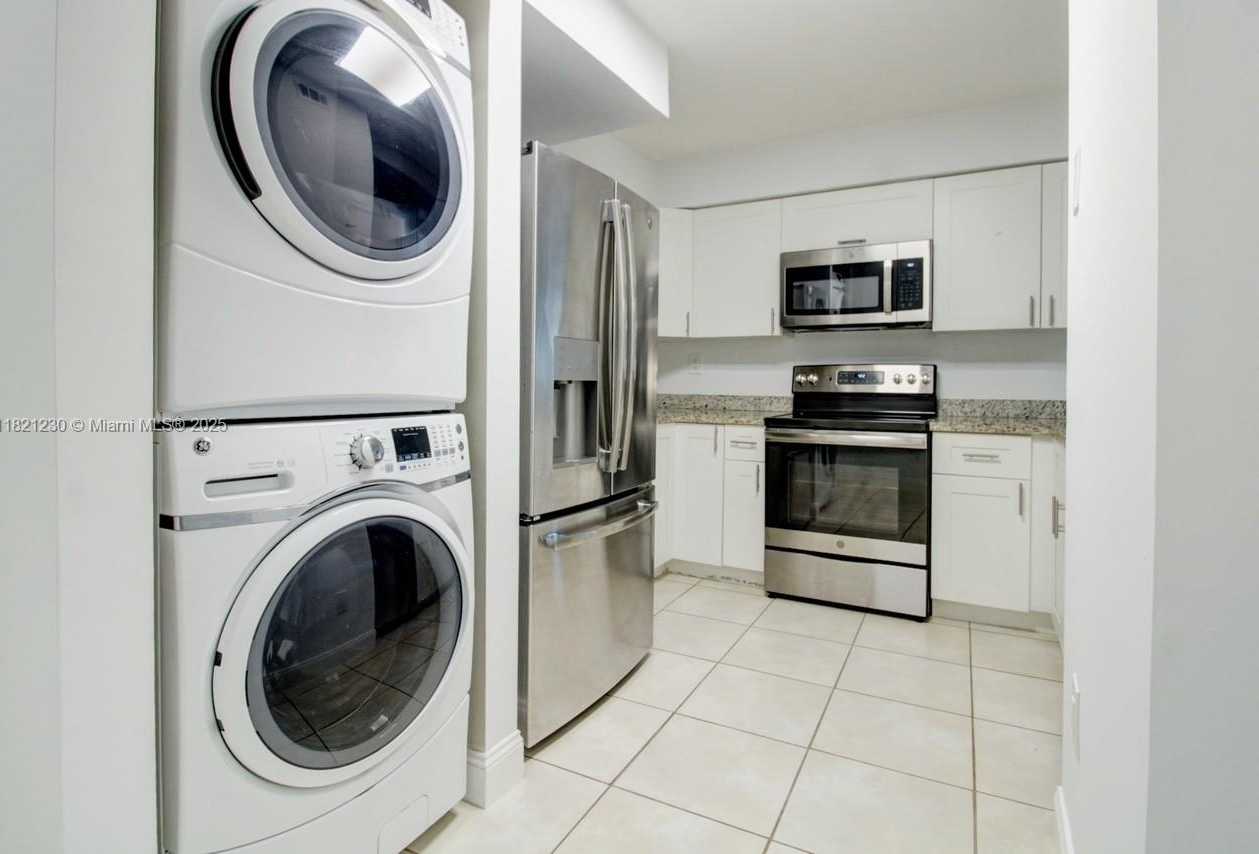 Small Image of 15495 NORTH MIAMI LAKEWAY N #102, Miami Lakes Number 13