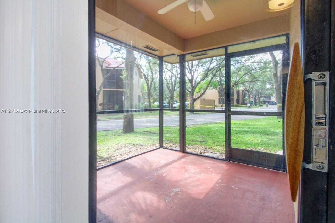 Small Image of 15495 NORTH MIAMI LAKEWAY N #102, Miami Lakes Number 16