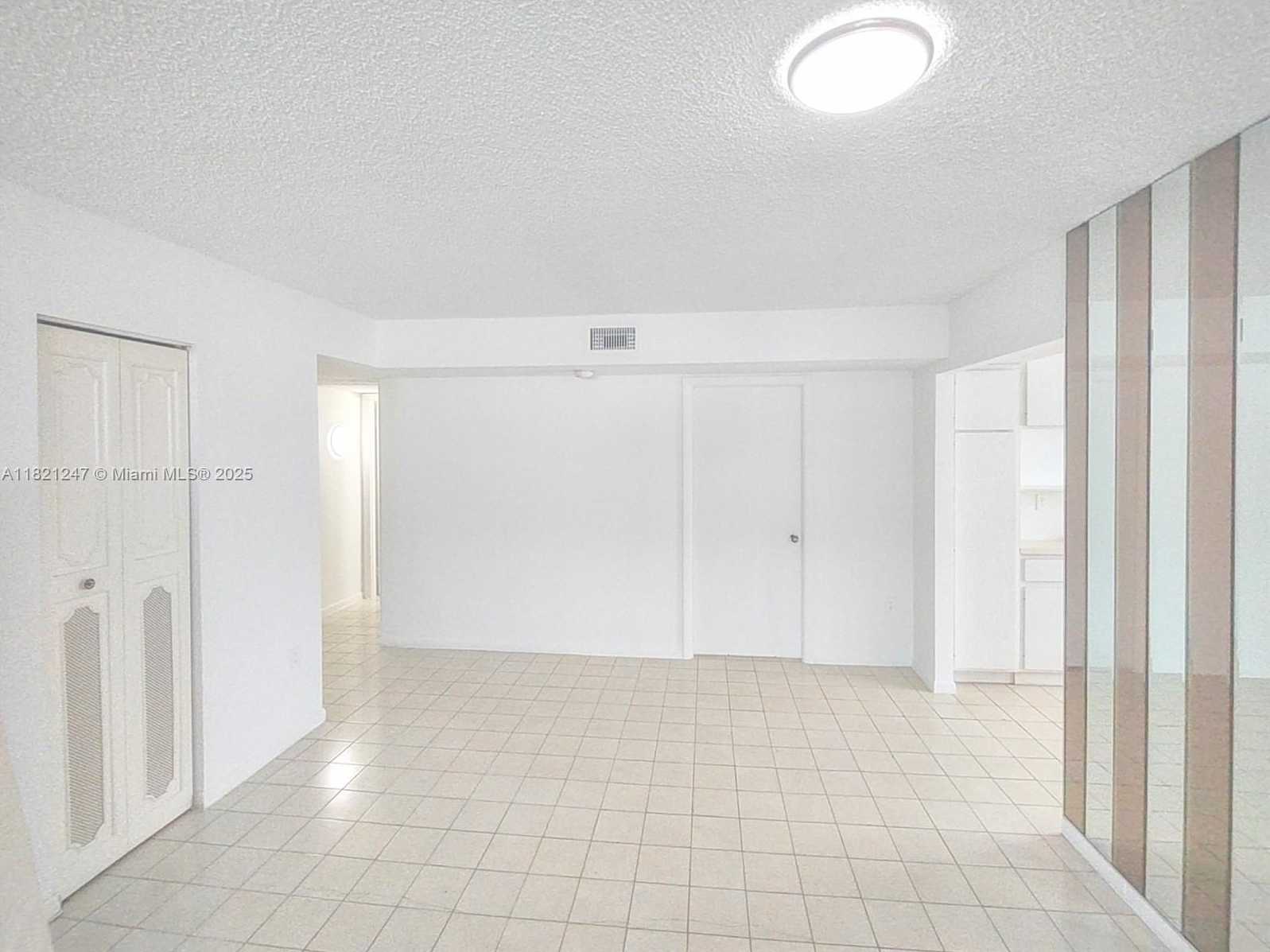 Small Image of 2924 COLLINS AVENUE #501, Miami Beach Number 14