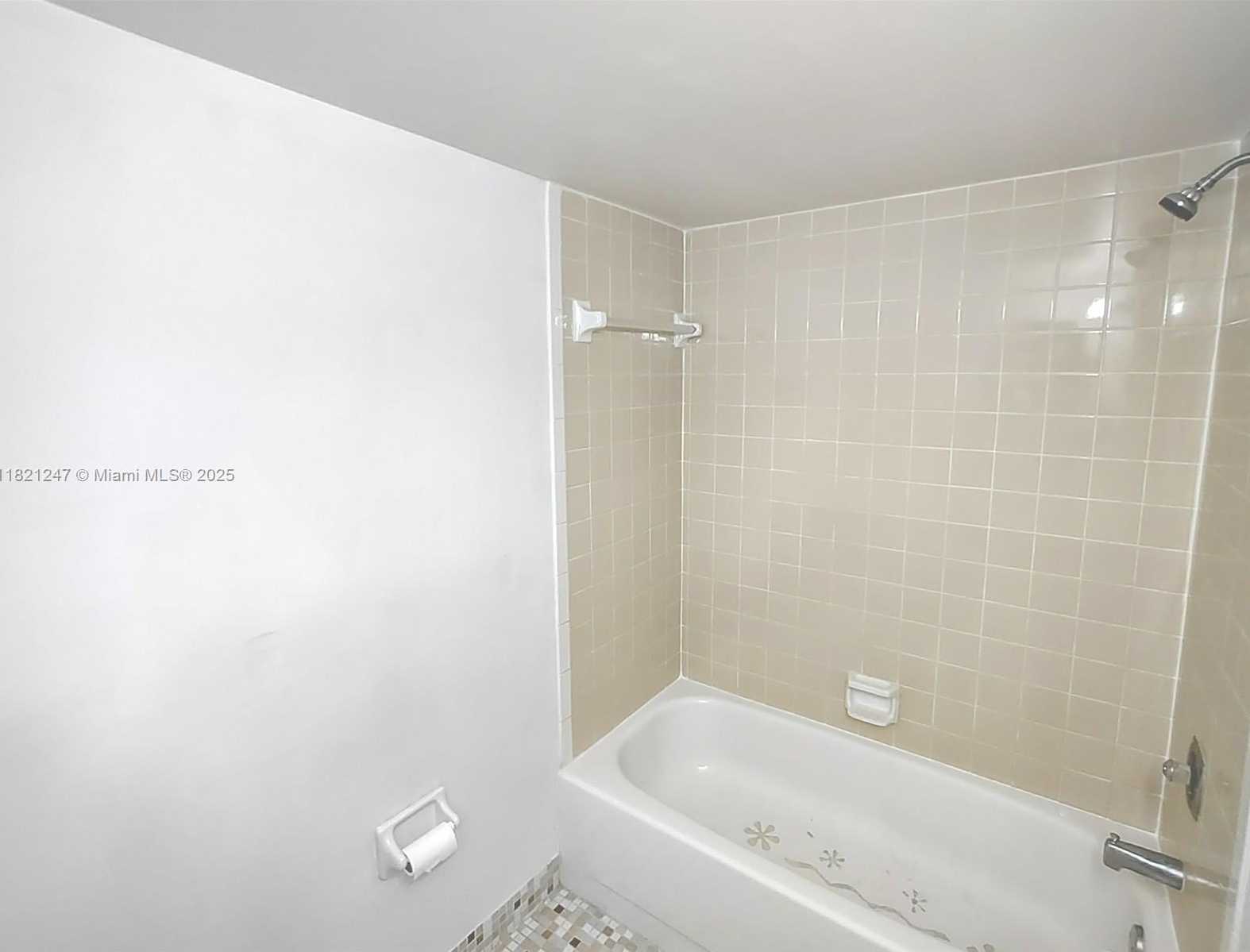 Small Image of 2924 COLLINS AVENUE #501, Miami Beach Number 18