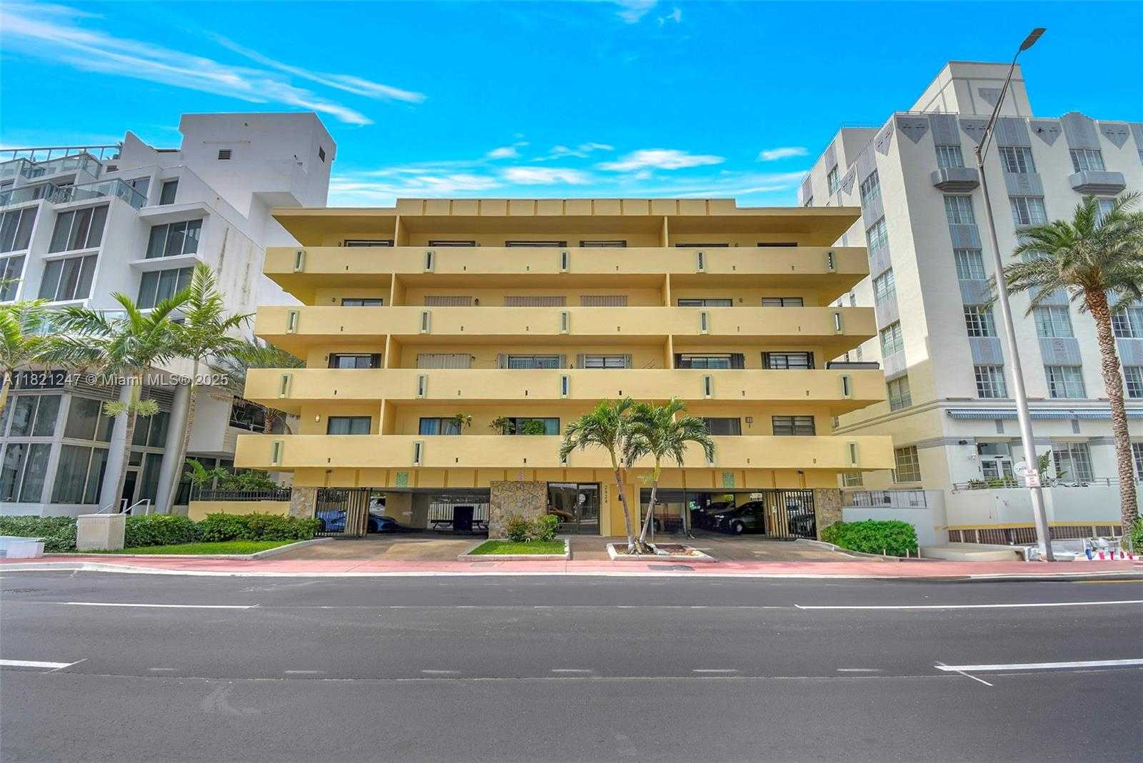 Small Image of 2924 COLLINS AVENUE #501, Miami Beach Number 2