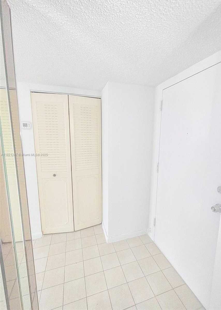 Small Image of 2924 COLLINS AVENUE #501, Miami Beach Number 20