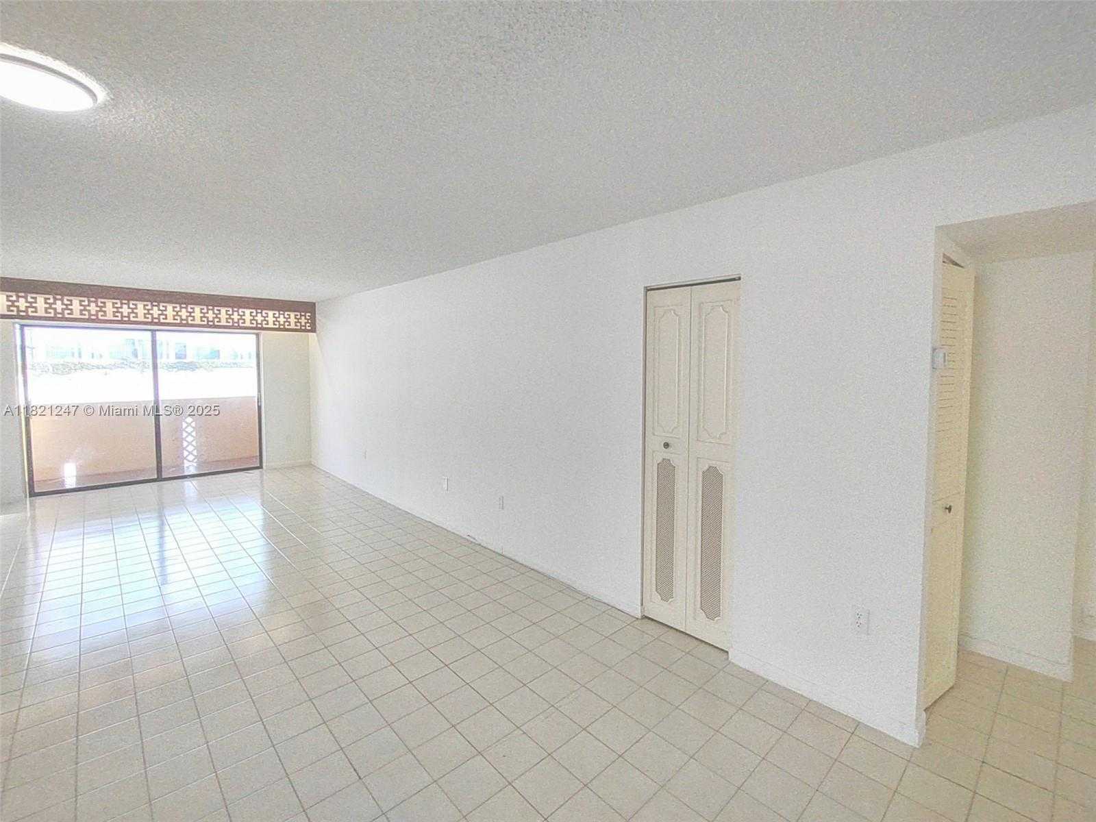 Small Image of 2924 COLLINS AVENUE #501, Miami Beach Number 9