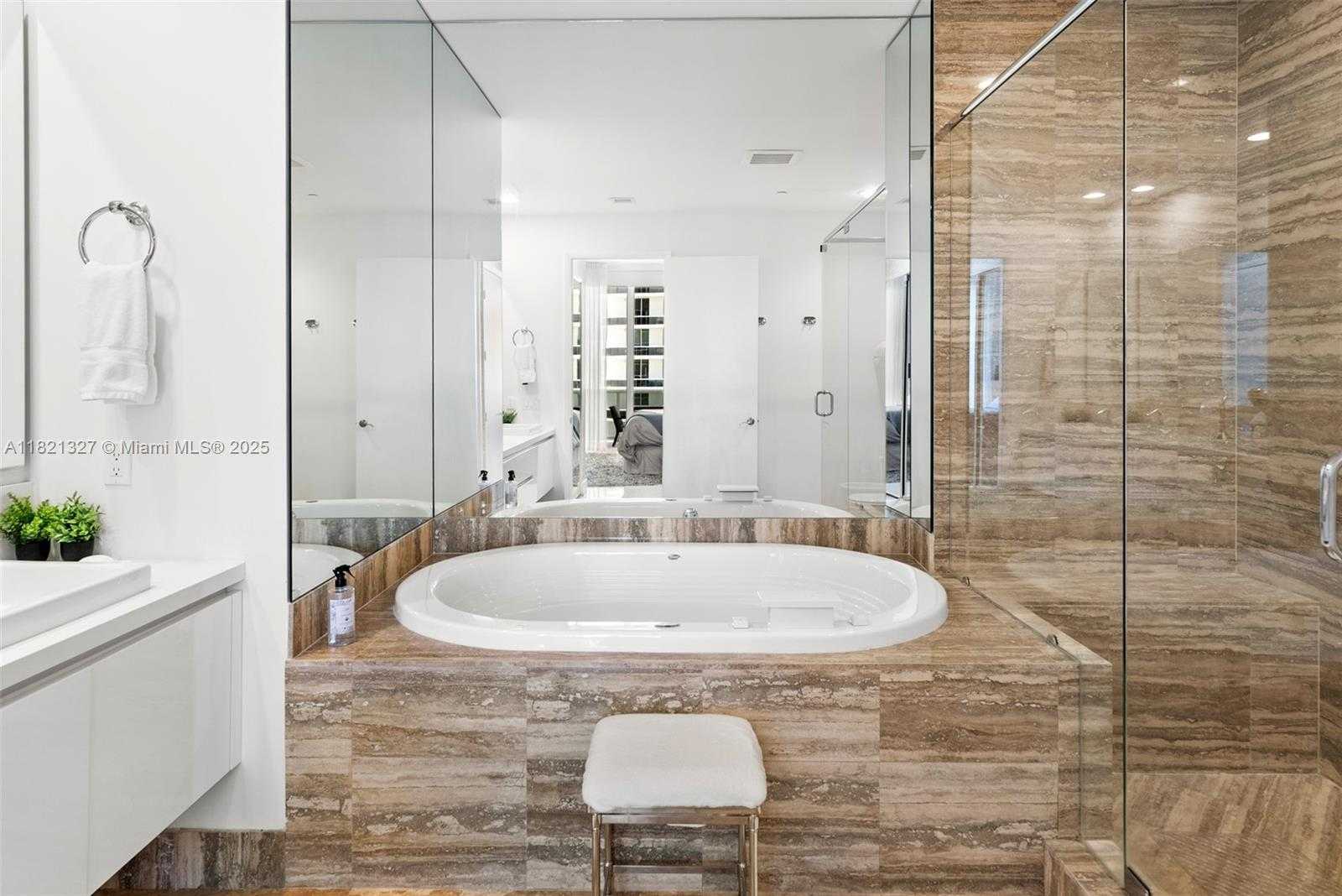 Small Image of 15901 COLLINS AVE #3302, Sunny Isles Beach Number 20
