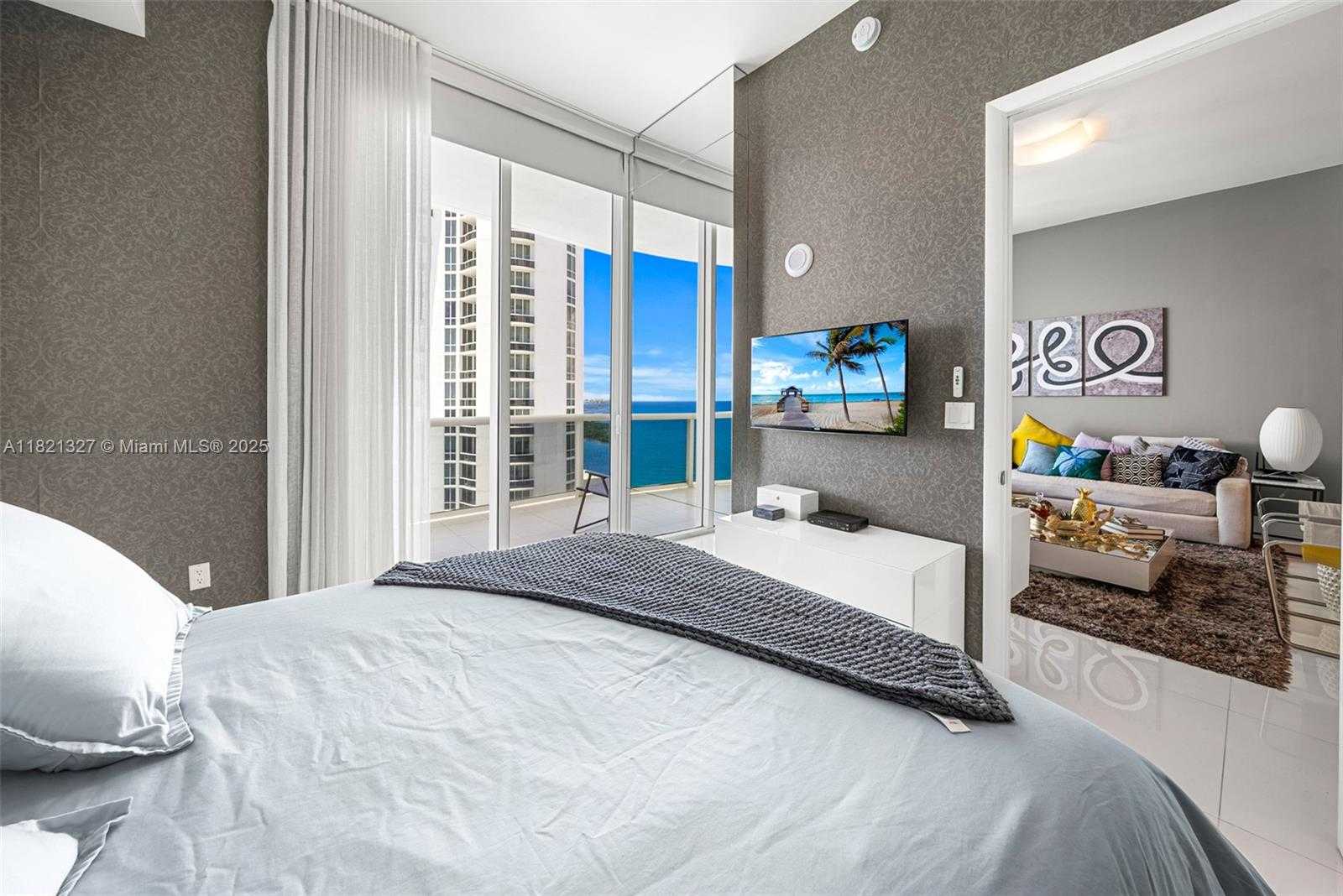 Small Image of 15901 COLLINS AVE #3302, Sunny Isles Beach Number 24