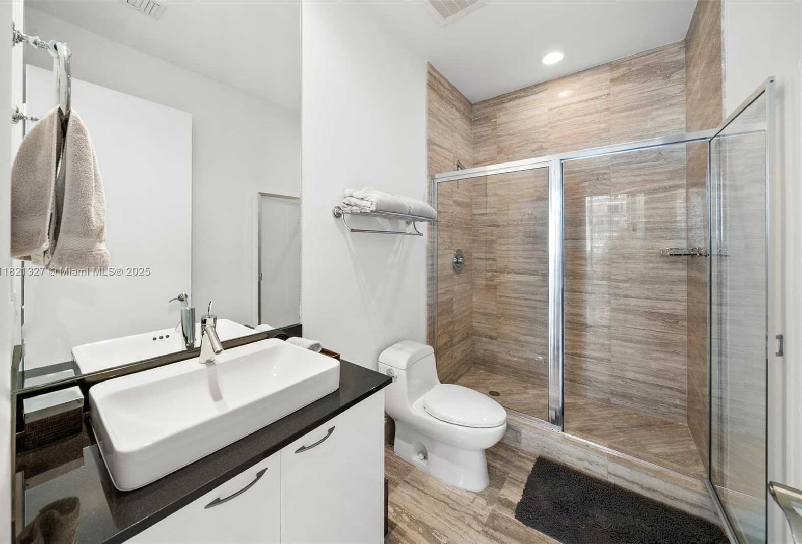 Small Image of 15901 COLLINS AVE #3302, Sunny Isles Beach Number 26