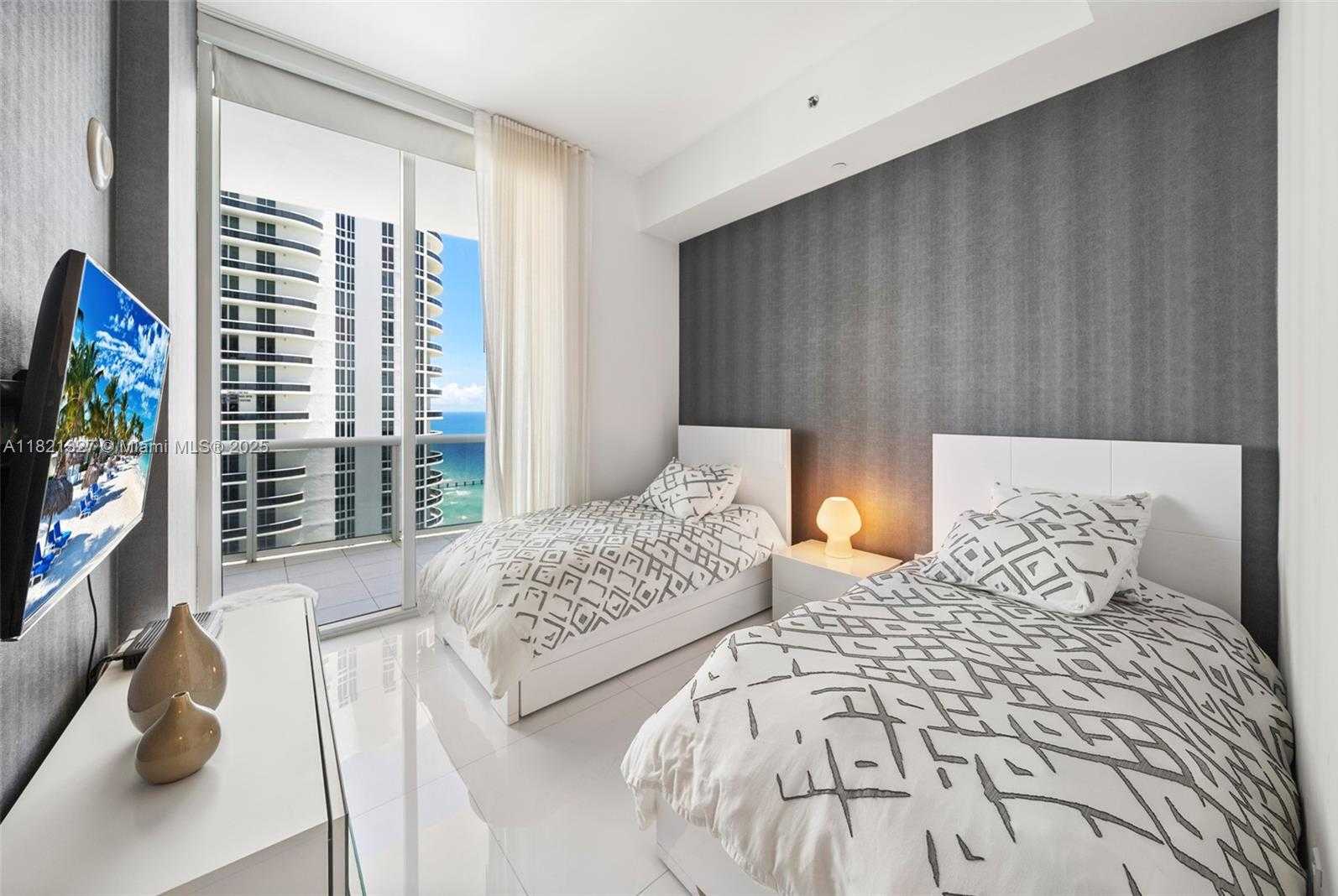 Small Image of 15901 COLLINS AVE #3302, Sunny Isles Beach Number 27