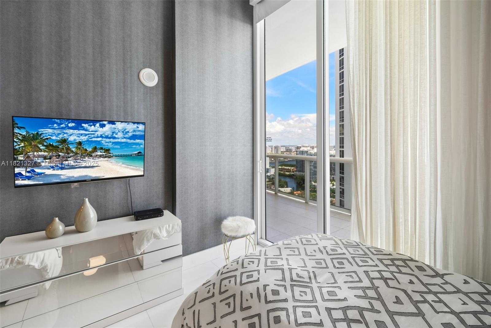 Small Image of 15901 COLLINS AVE #3302, Sunny Isles Beach Number 28