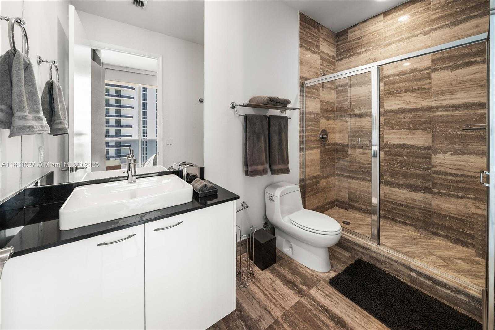 Small Image of 15901 COLLINS AVE #3302, Sunny Isles Beach Number 29