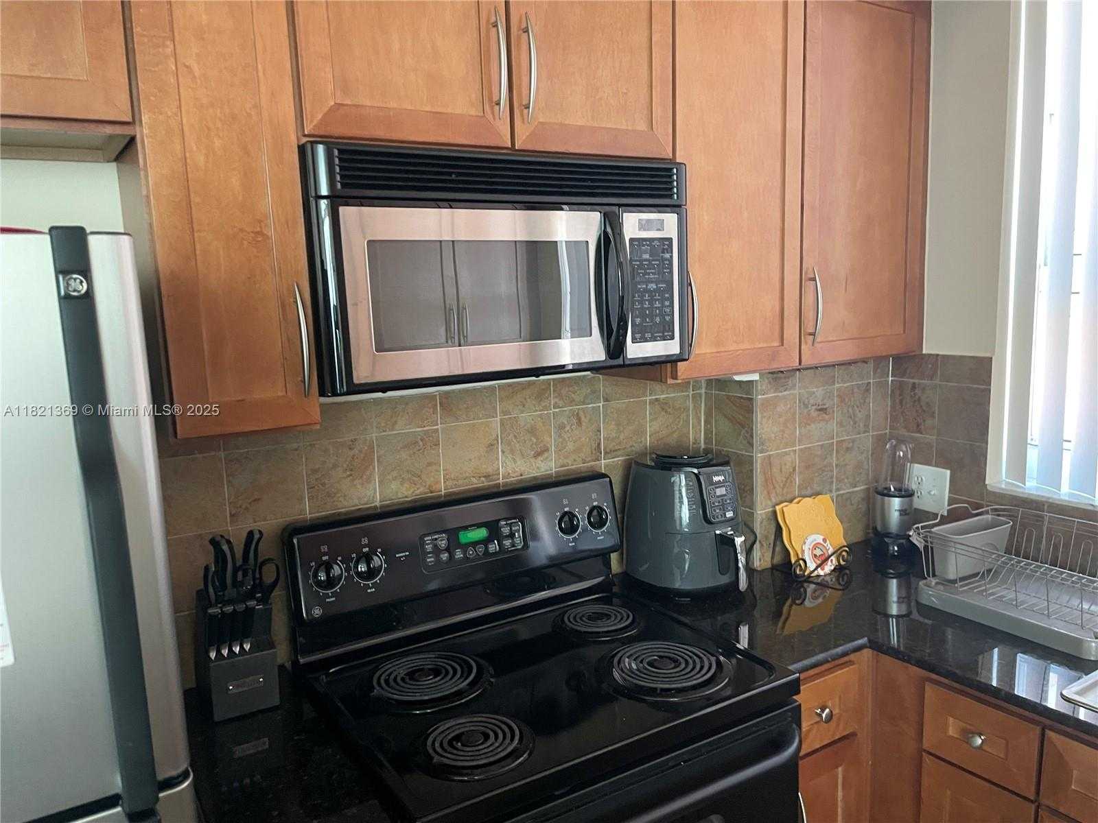 Small Image of 2000 NORTH BAYSHORE DR #201, Miami Number 10