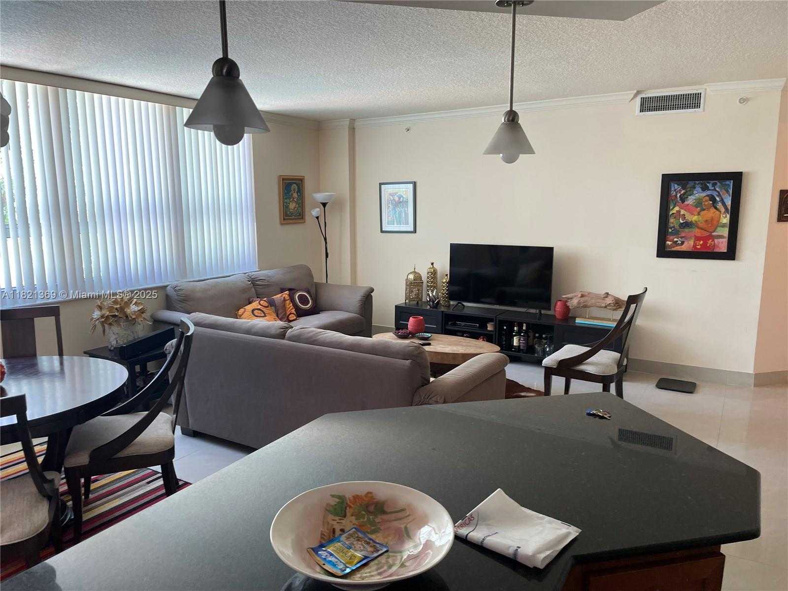 Small Image of 2000 NORTH BAYSHORE DR #201, Miami Number 12