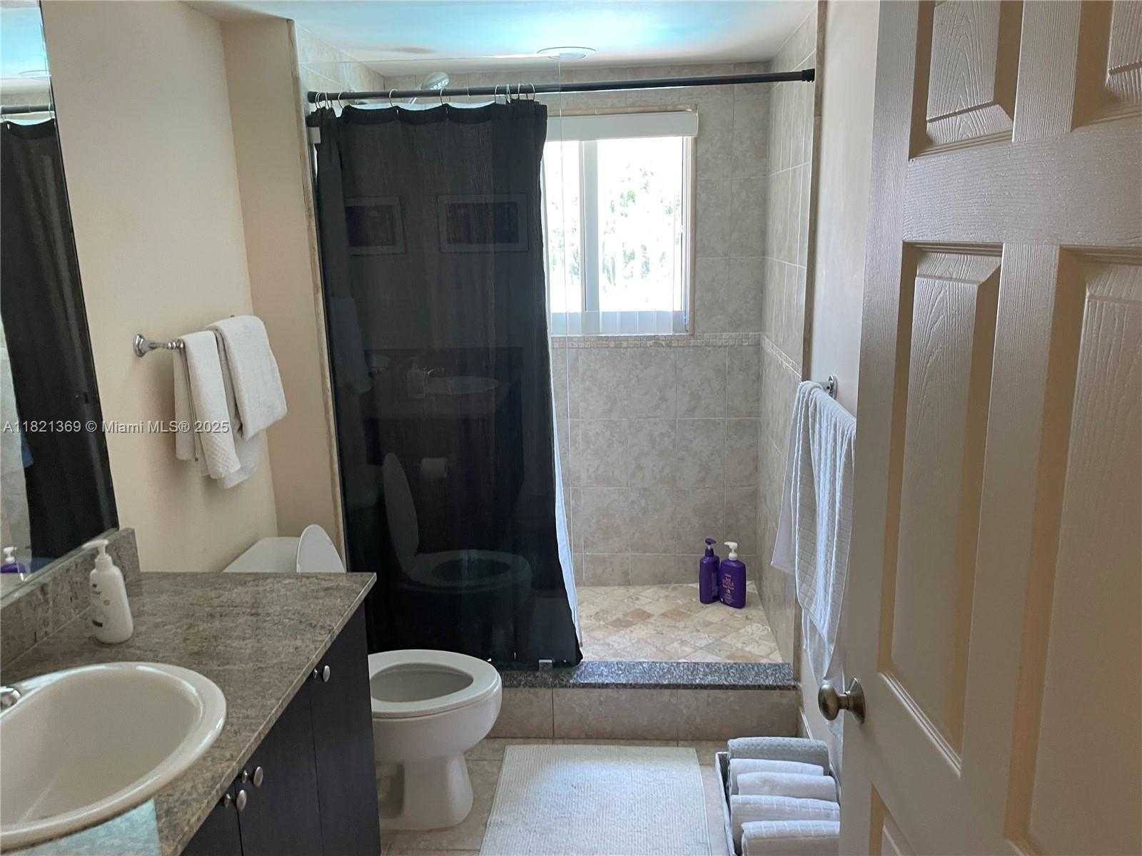 Small Image of 2000 NORTH BAYSHORE DR #201, Miami Number 17