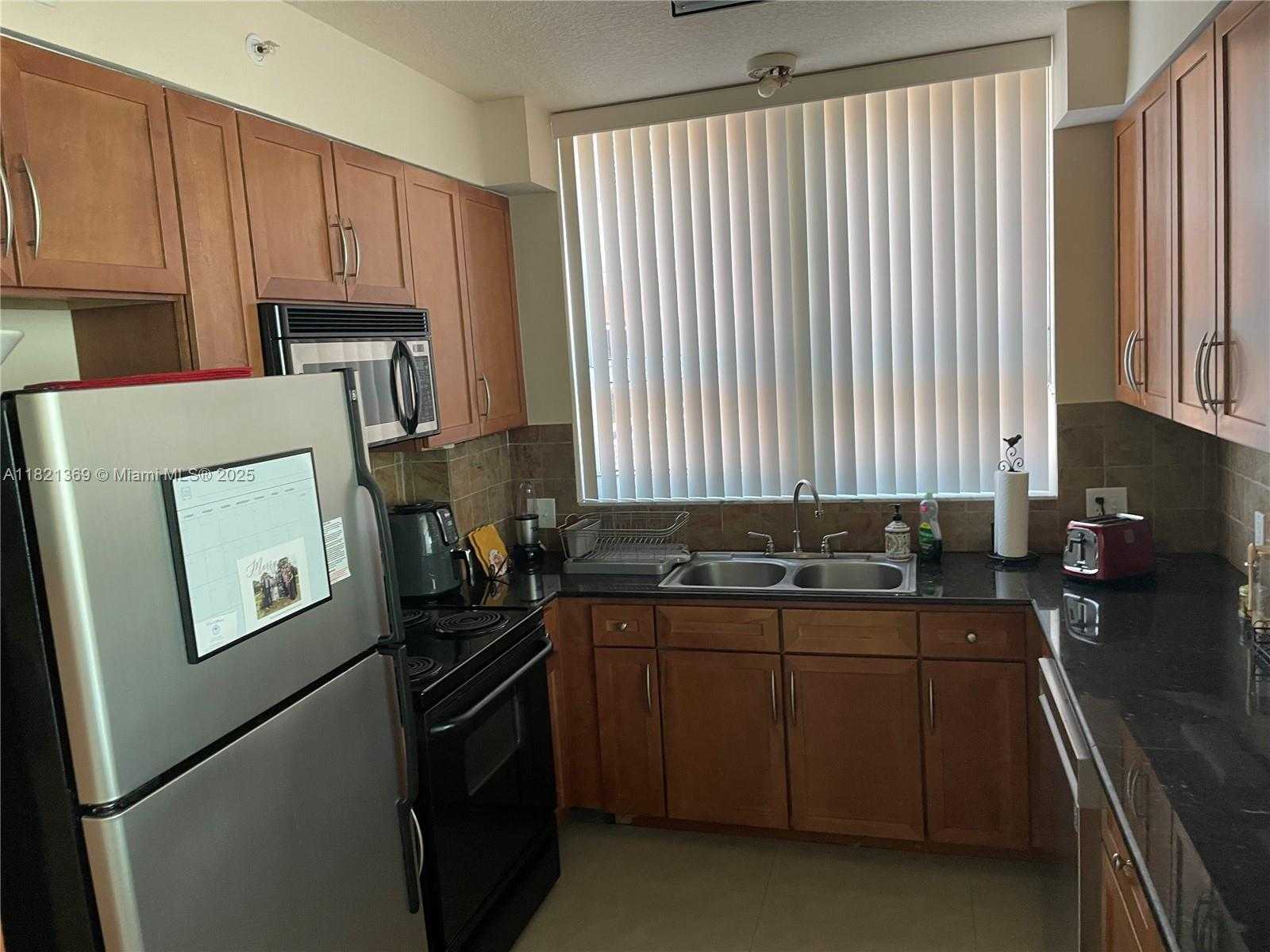 Small Image of 2000 NORTH BAYSHORE DR #201, Miami Number 9