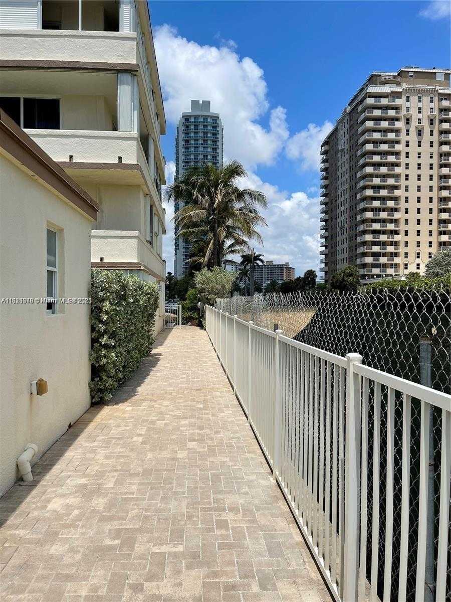 Small Image of 1936 SOUTH OCEAN DR #7C, Hallandale Beach Number 17