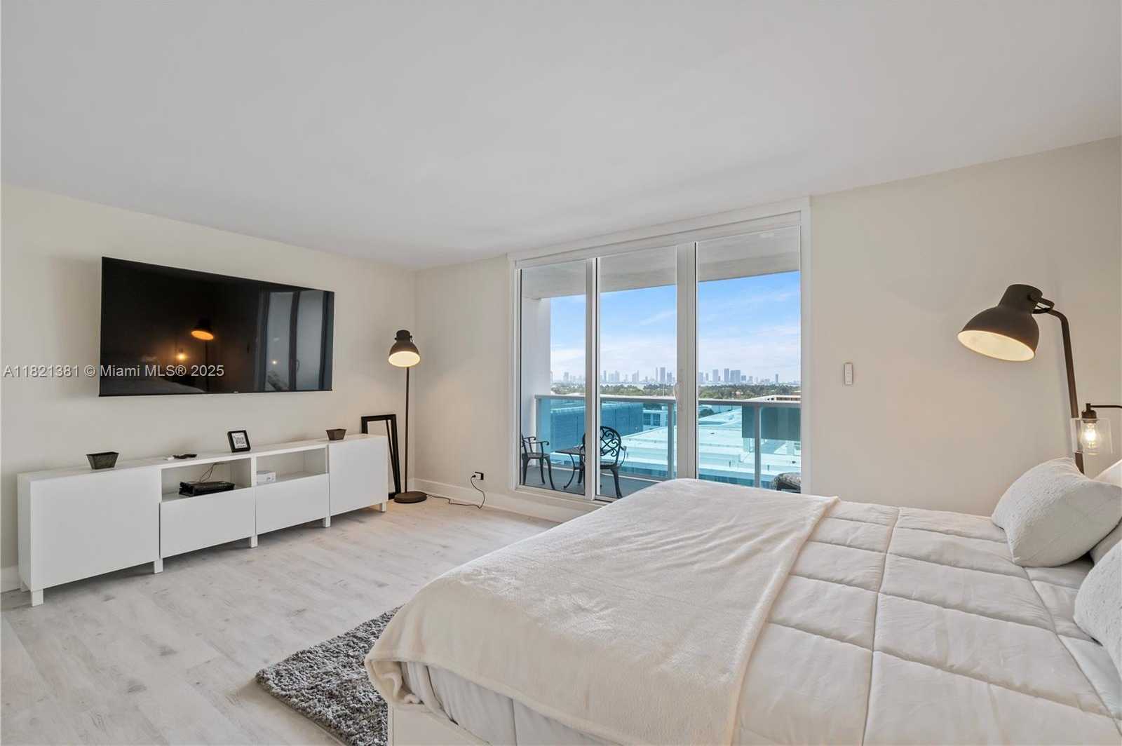 Small Image of 2301 COLLINS AVE #1130, Miami Beach Number 10