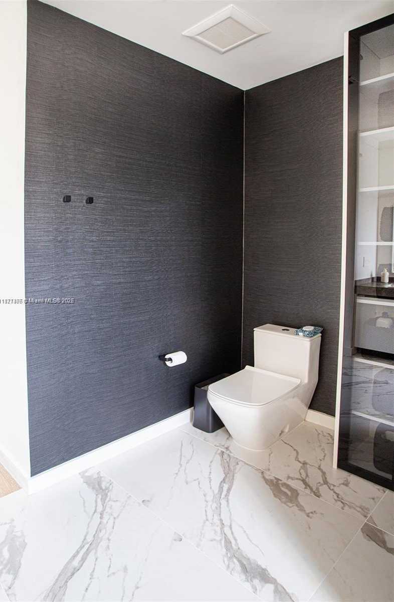 Small Image of 10857 NORTH WEST 84TH ST, Doral Number 14