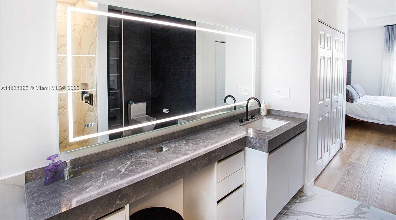 Small Image of 10857 NORTH WEST 84TH ST, Doral Number 17