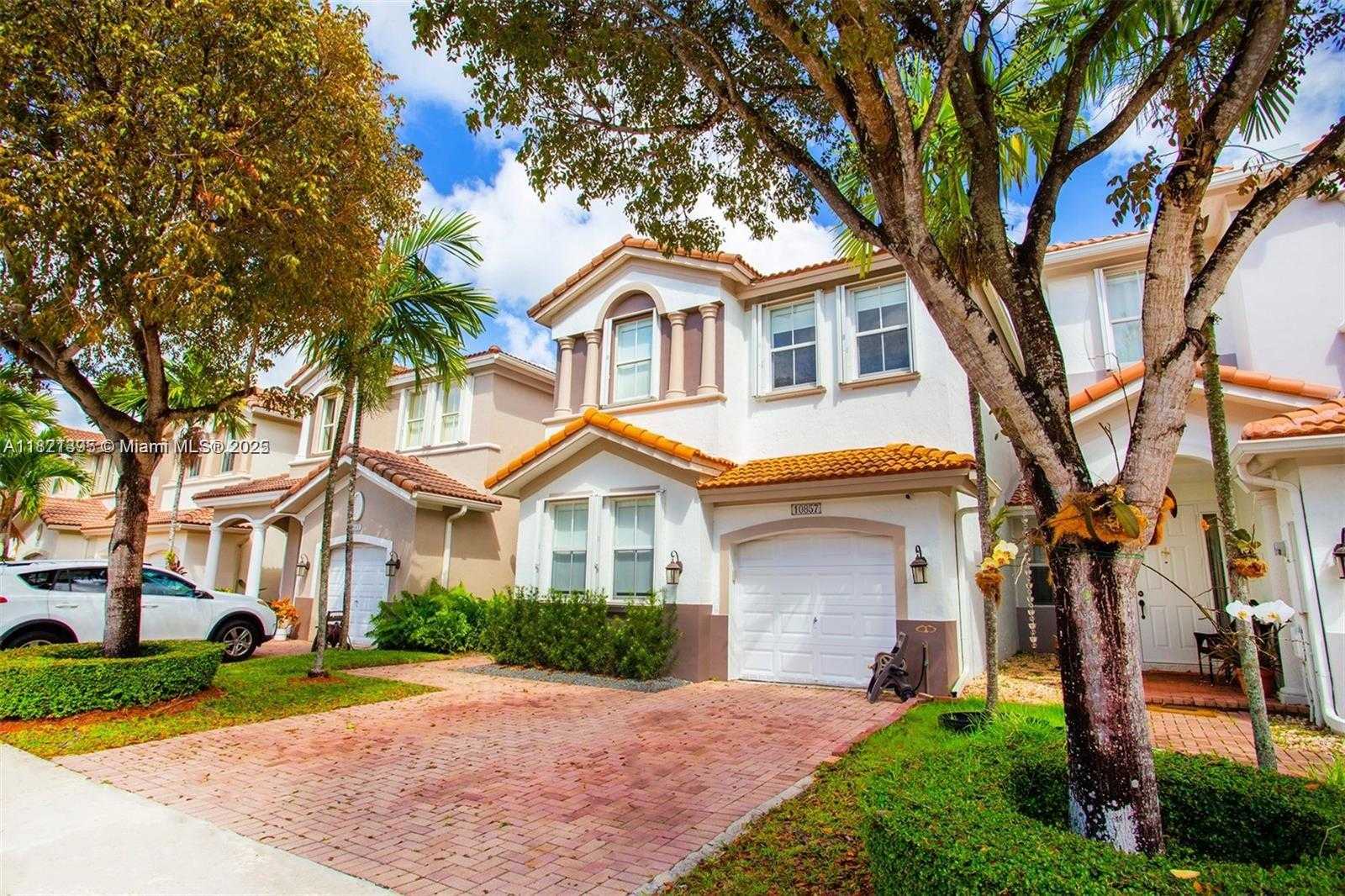 Small Image of 10857 NORTH WEST 84TH ST, Doral Number 2