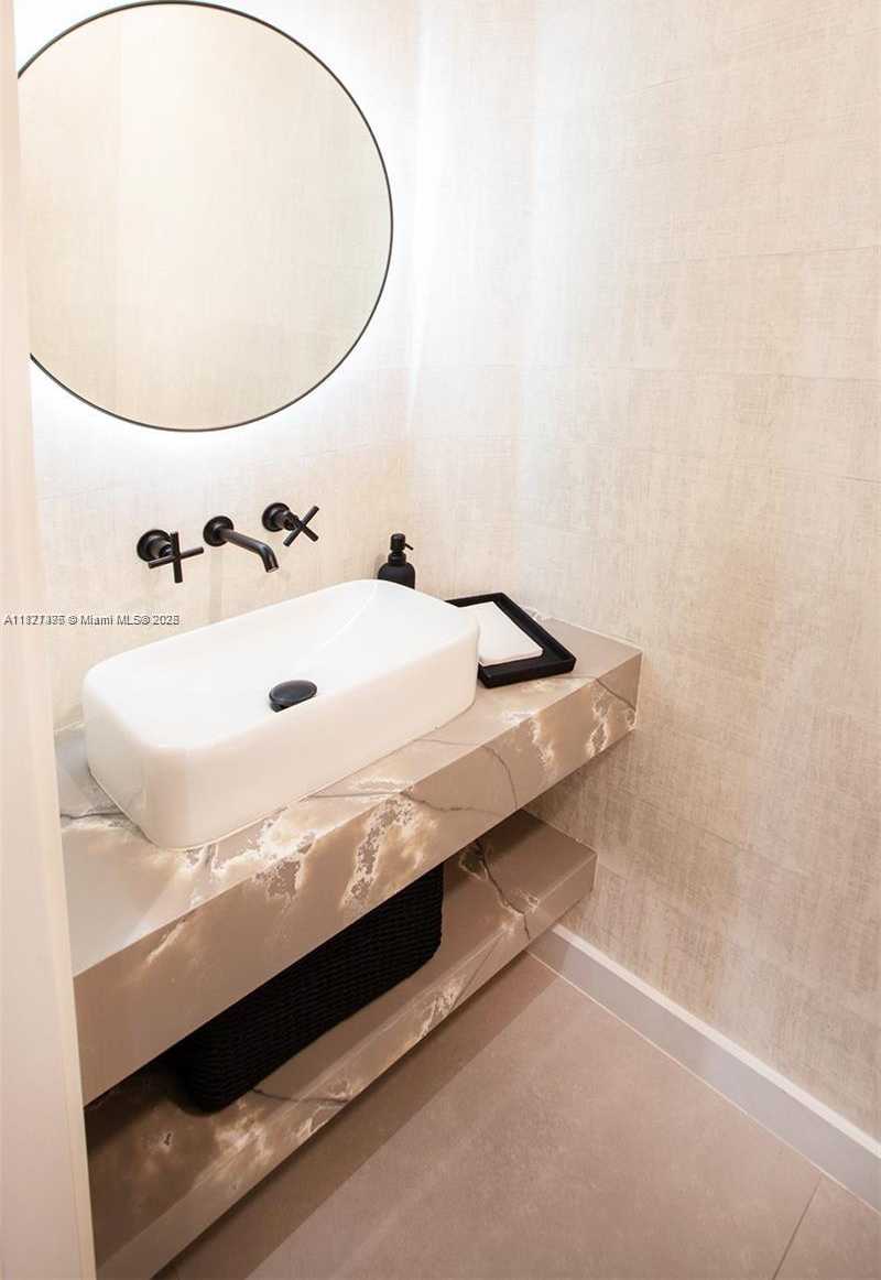 Small Image of 10857 NORTH WEST 84TH ST, Doral Number 24