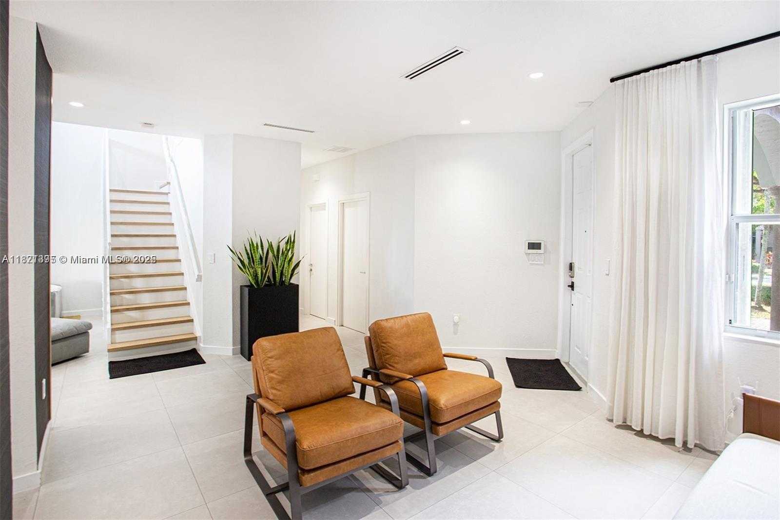 Small Image of 10857 NORTH WEST 84TH ST, Doral Number 27