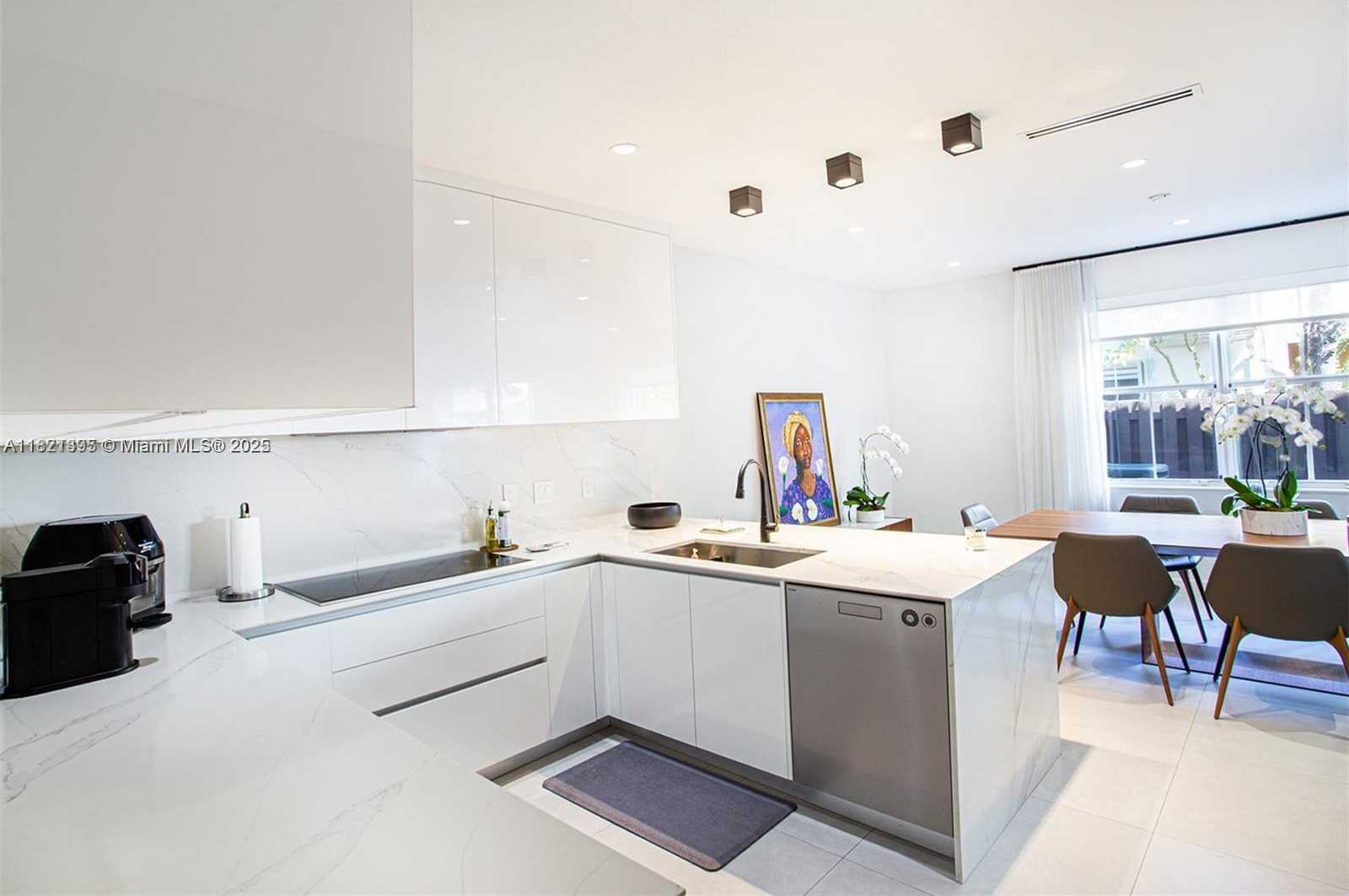 Small Image of 10857 NORTH WEST 84TH ST, Doral Number 28