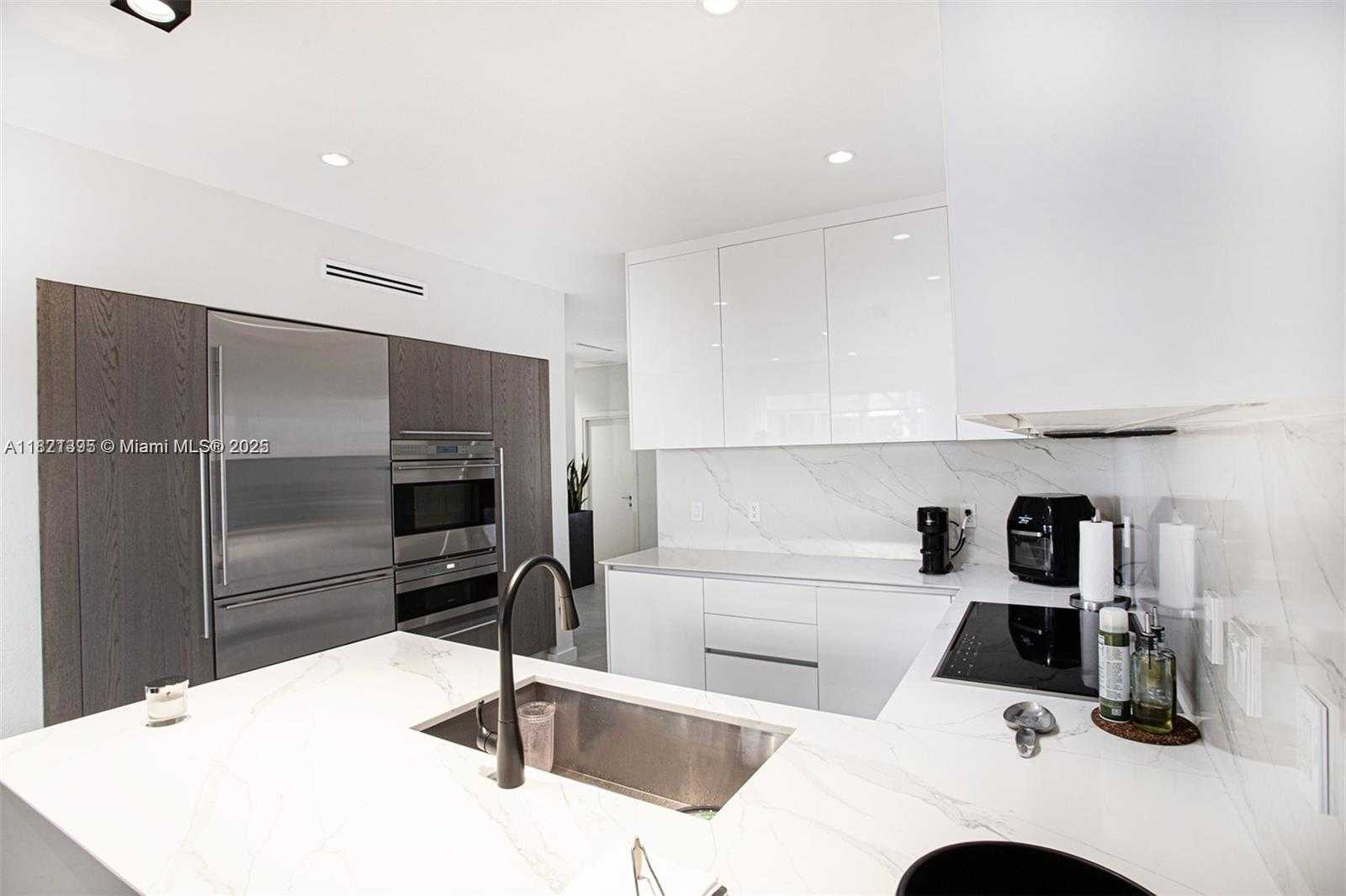 Small Image of 10857 NORTH WEST 84TH ST, Doral Number 29